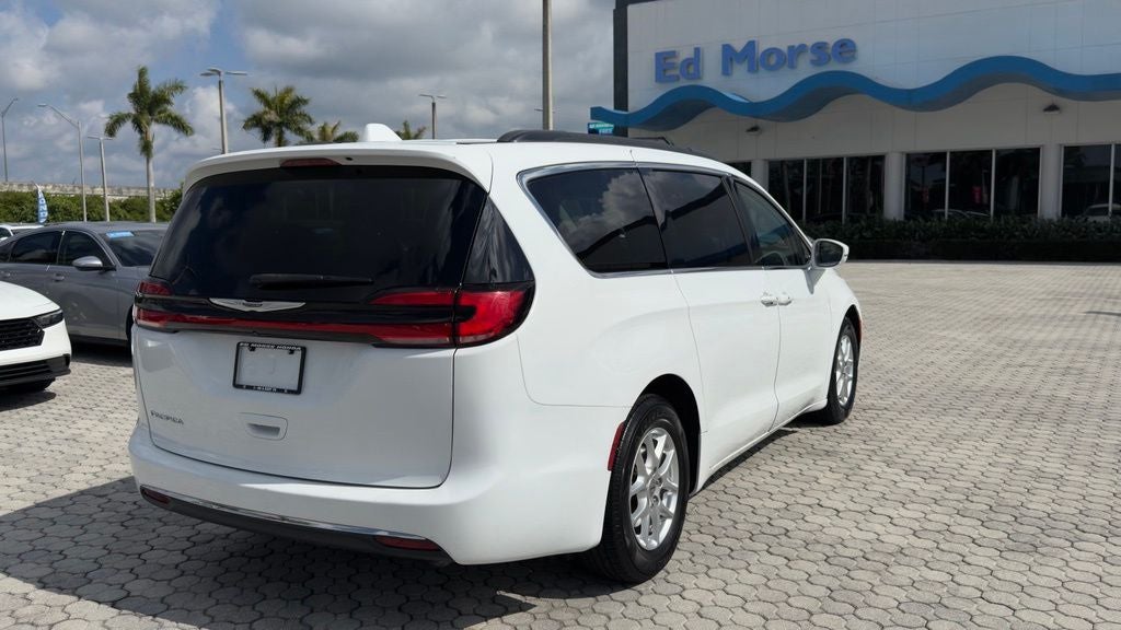 2022 Chrysler Pacifica Touring L