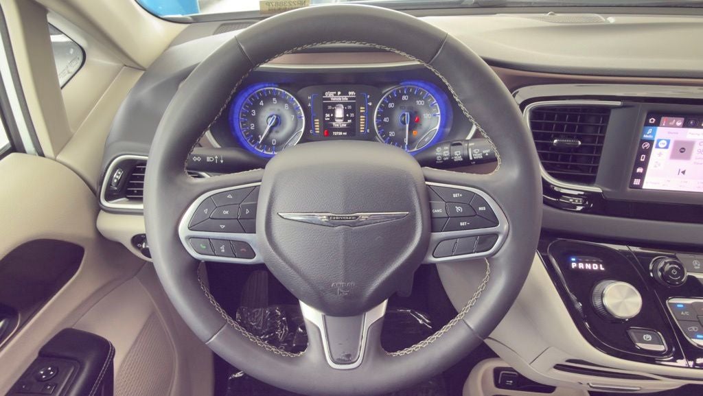 2022 Chrysler Voyager LX