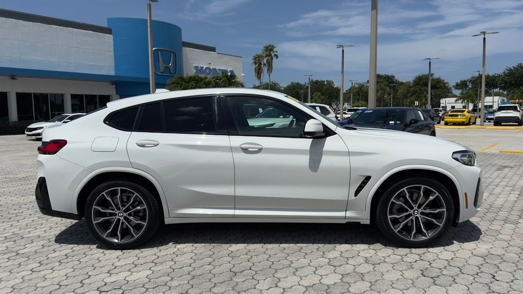 2022 BMW X4 xDrive30i