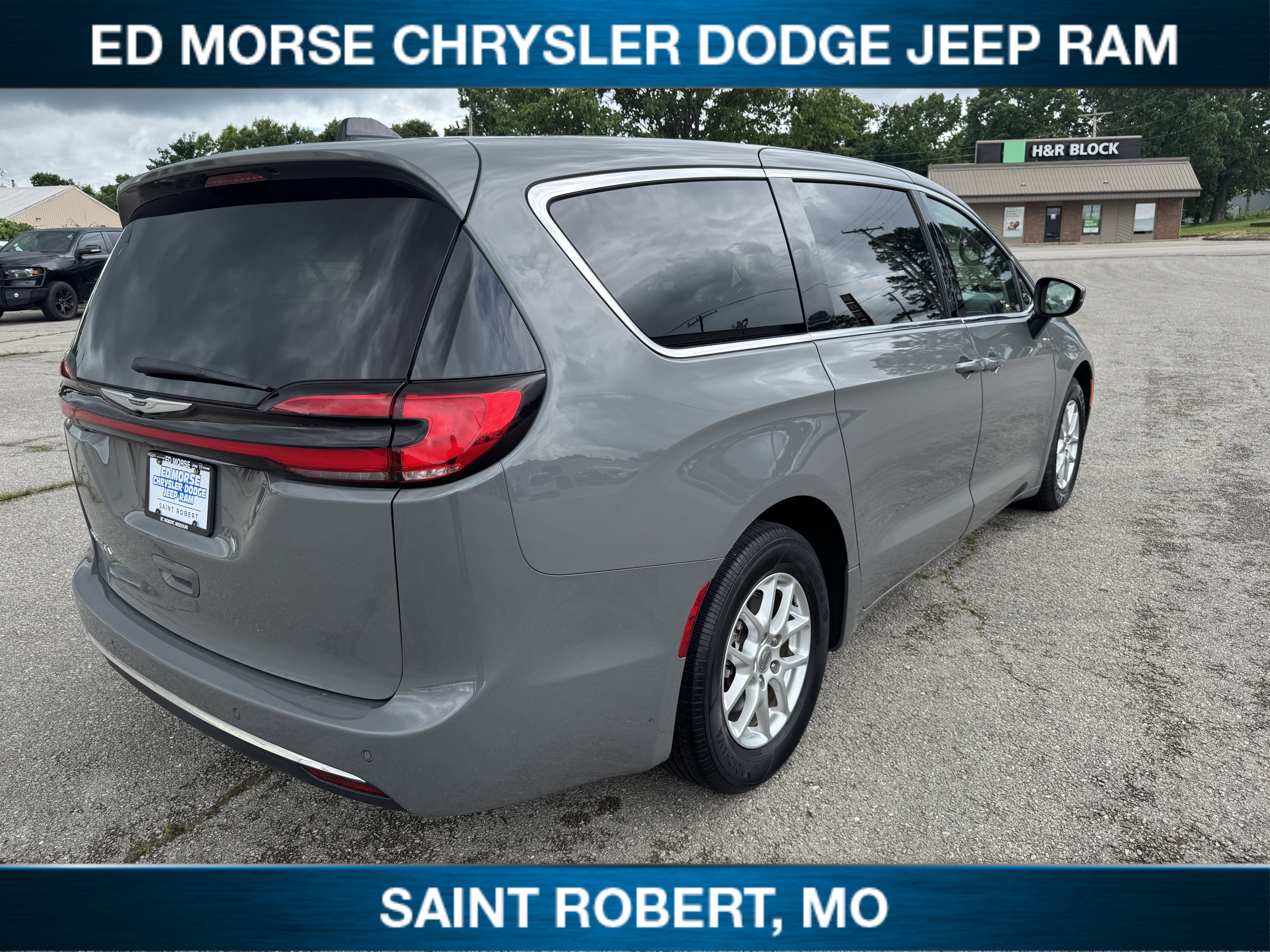 2023 Chrysler Pacifica Touring L