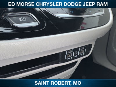 2023 Chrysler Voyager LX