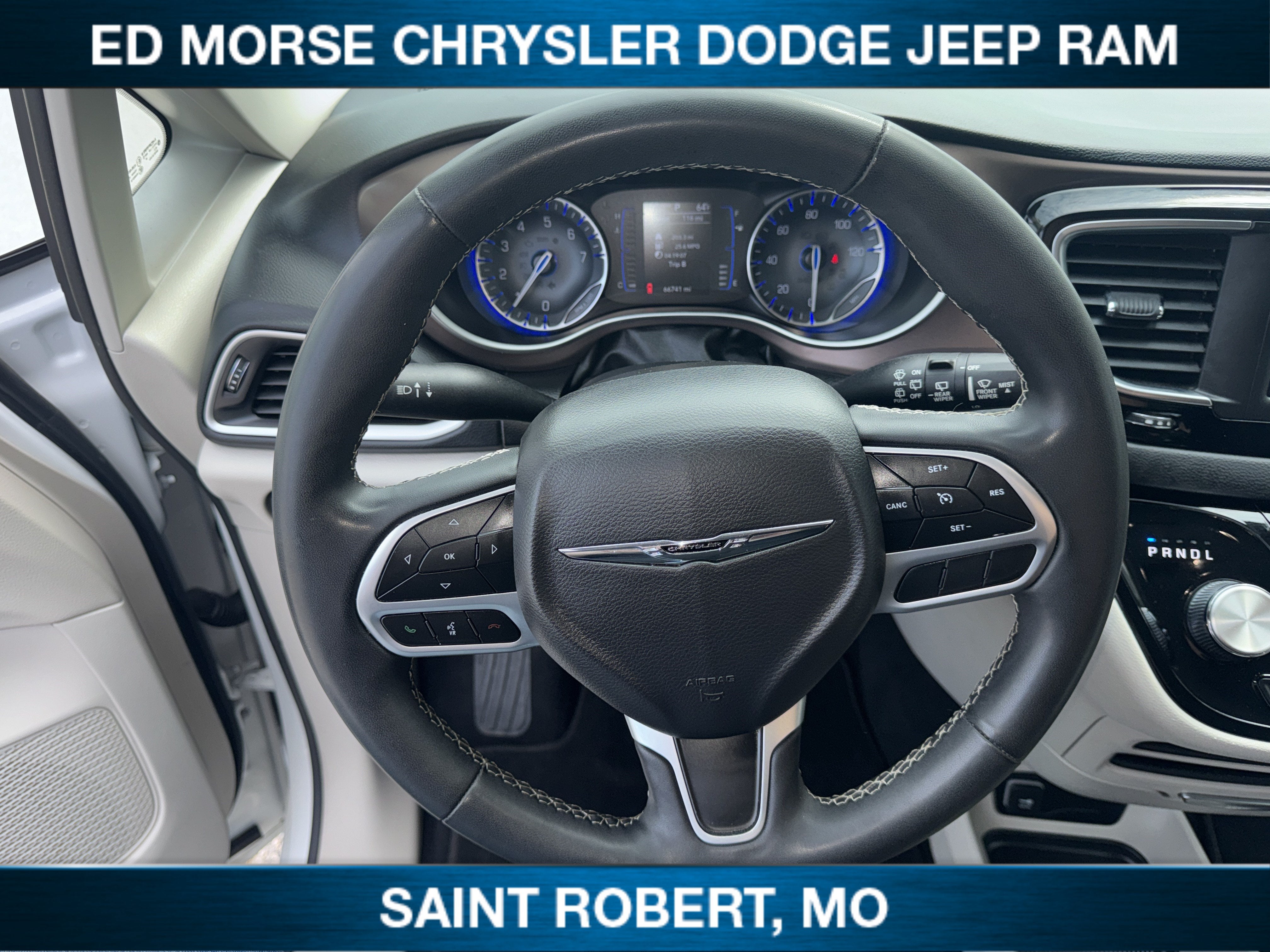 2023 Chrysler Voyager LX
