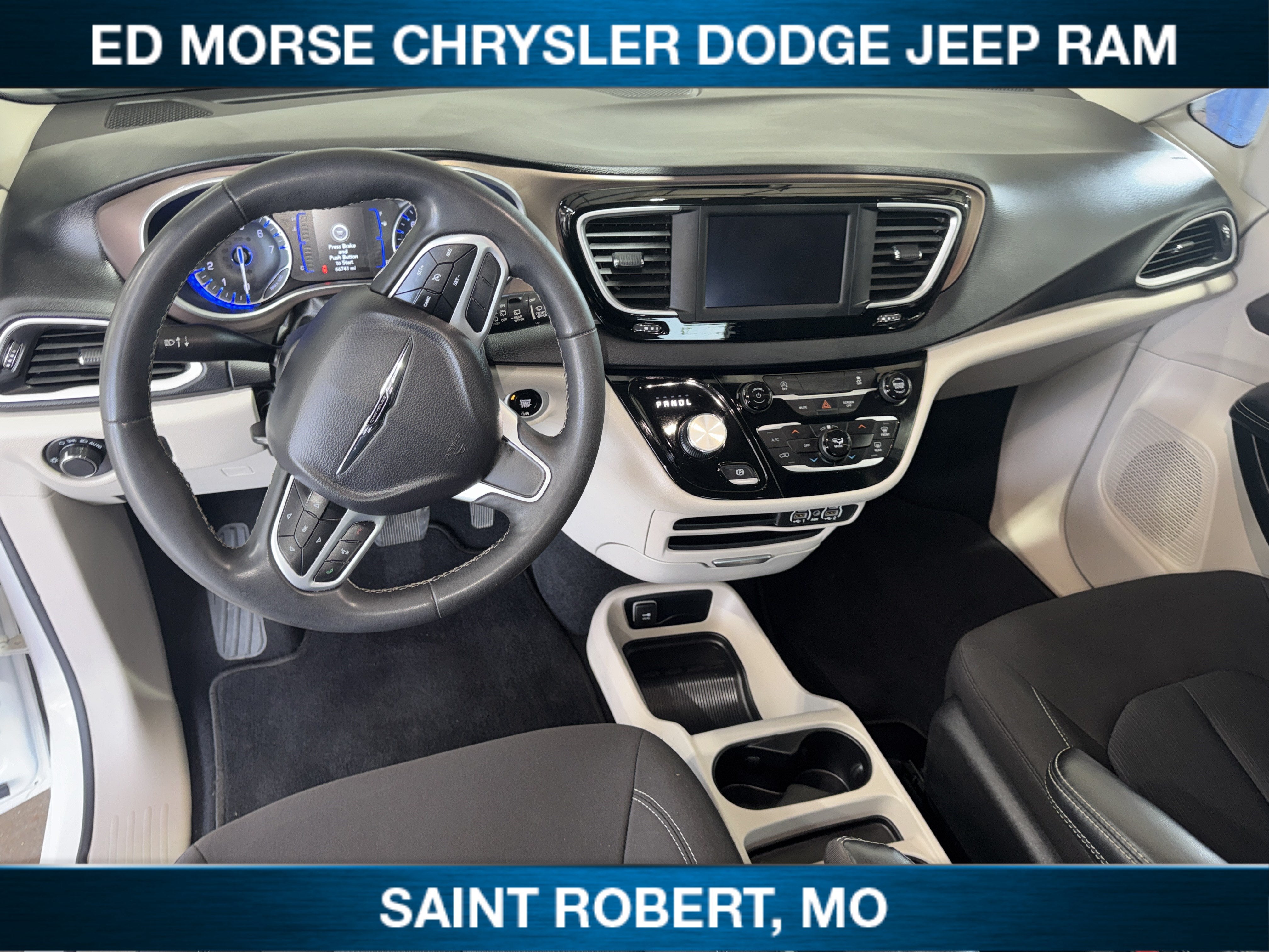 2023 Chrysler Voyager LX