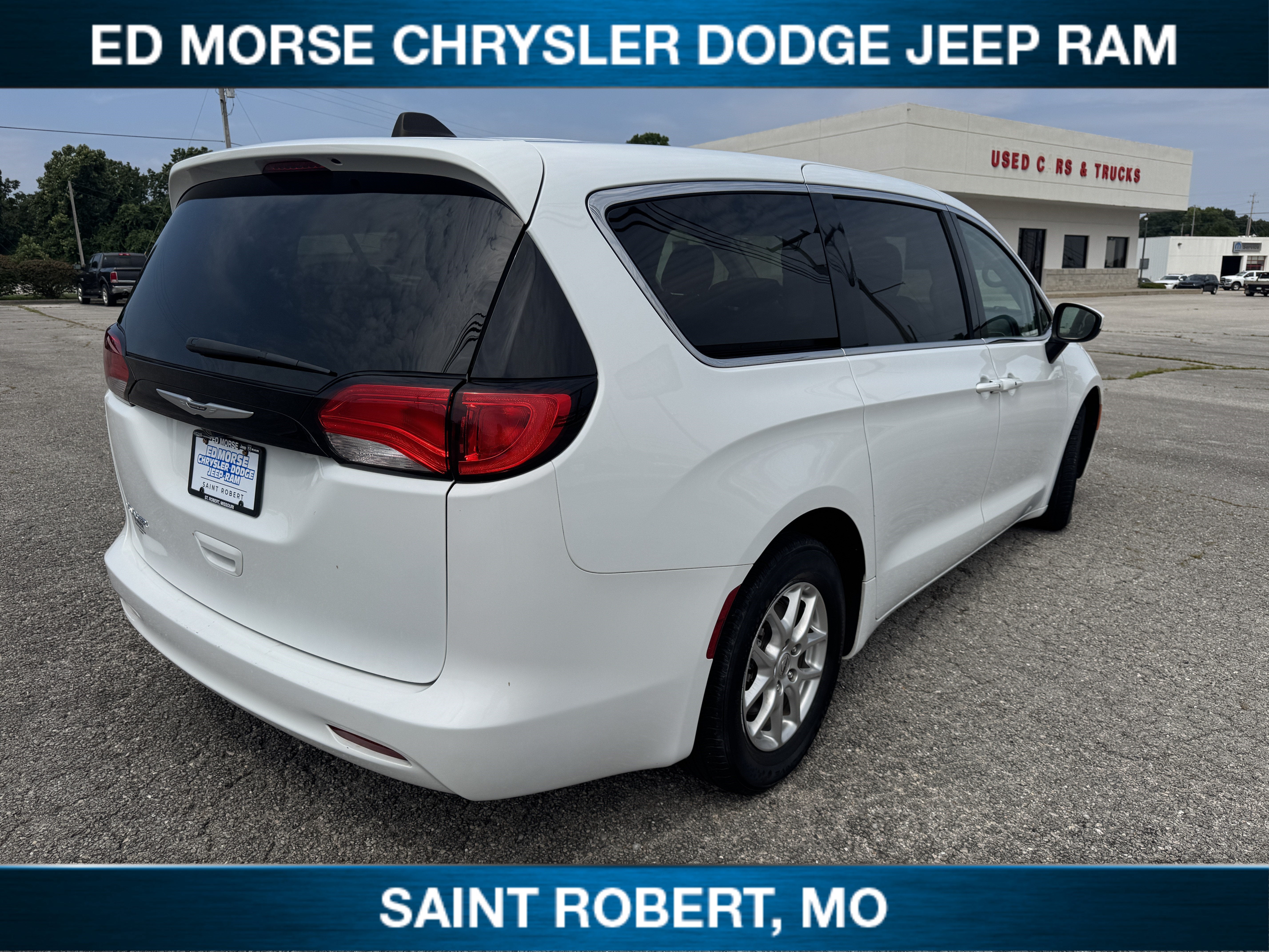2023 Chrysler Voyager LX