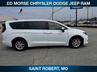 2023 Chrysler Voyager LX