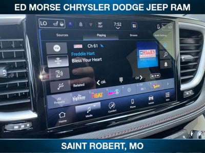 2027 Chrysler Pacifica Select