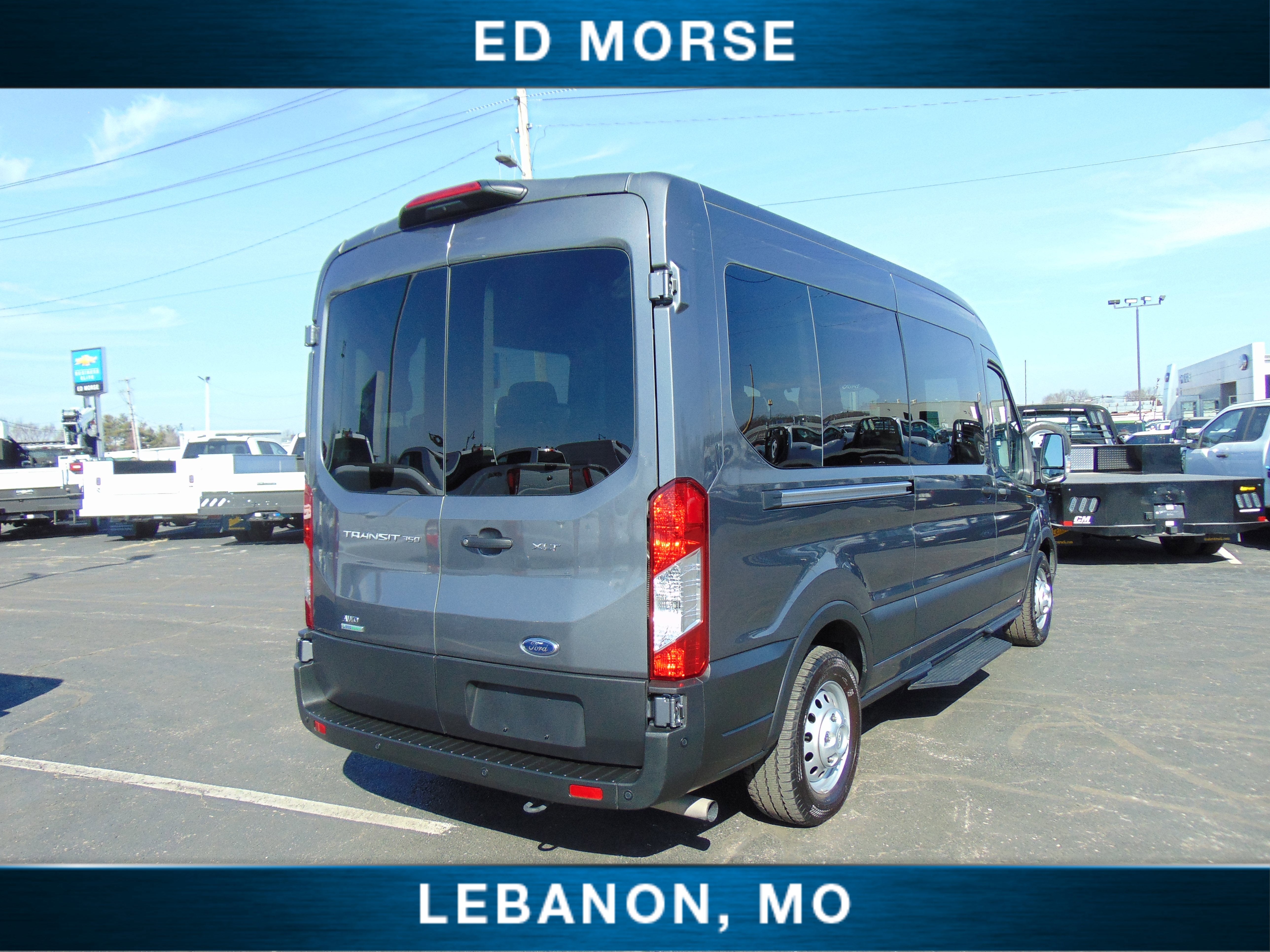 2025 Ford Transit Passenger Wagon XLT