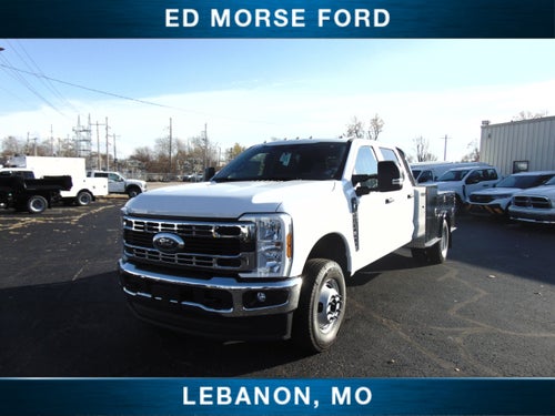 2026 Ford Super Duty F-350 DRW CM 9'4 Gooseneck Storage w/Ford Steps