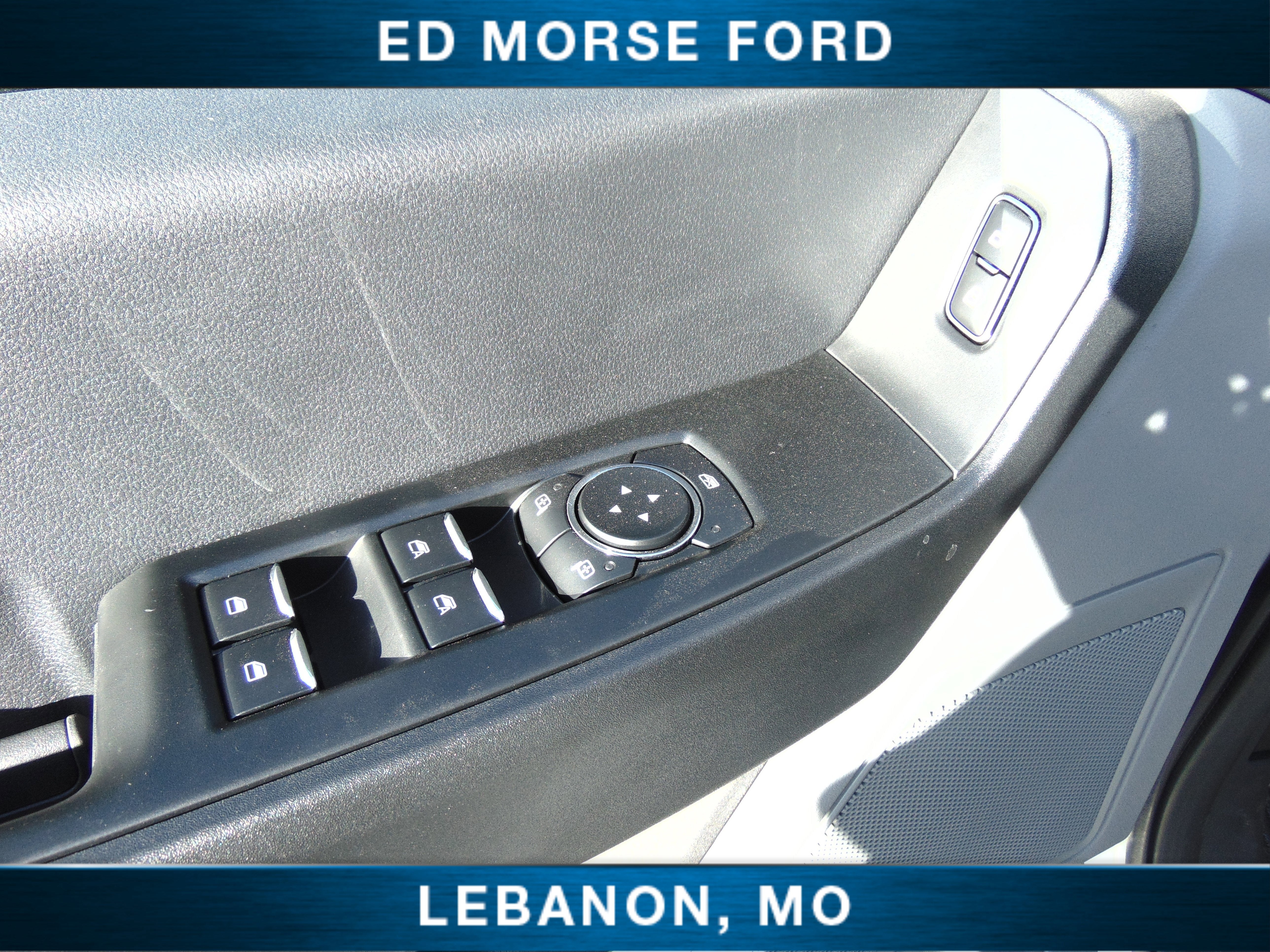 2026 Ford Super Duty F-350 DRW CM 9'4 Gooseneck Storage w/Ford Steps