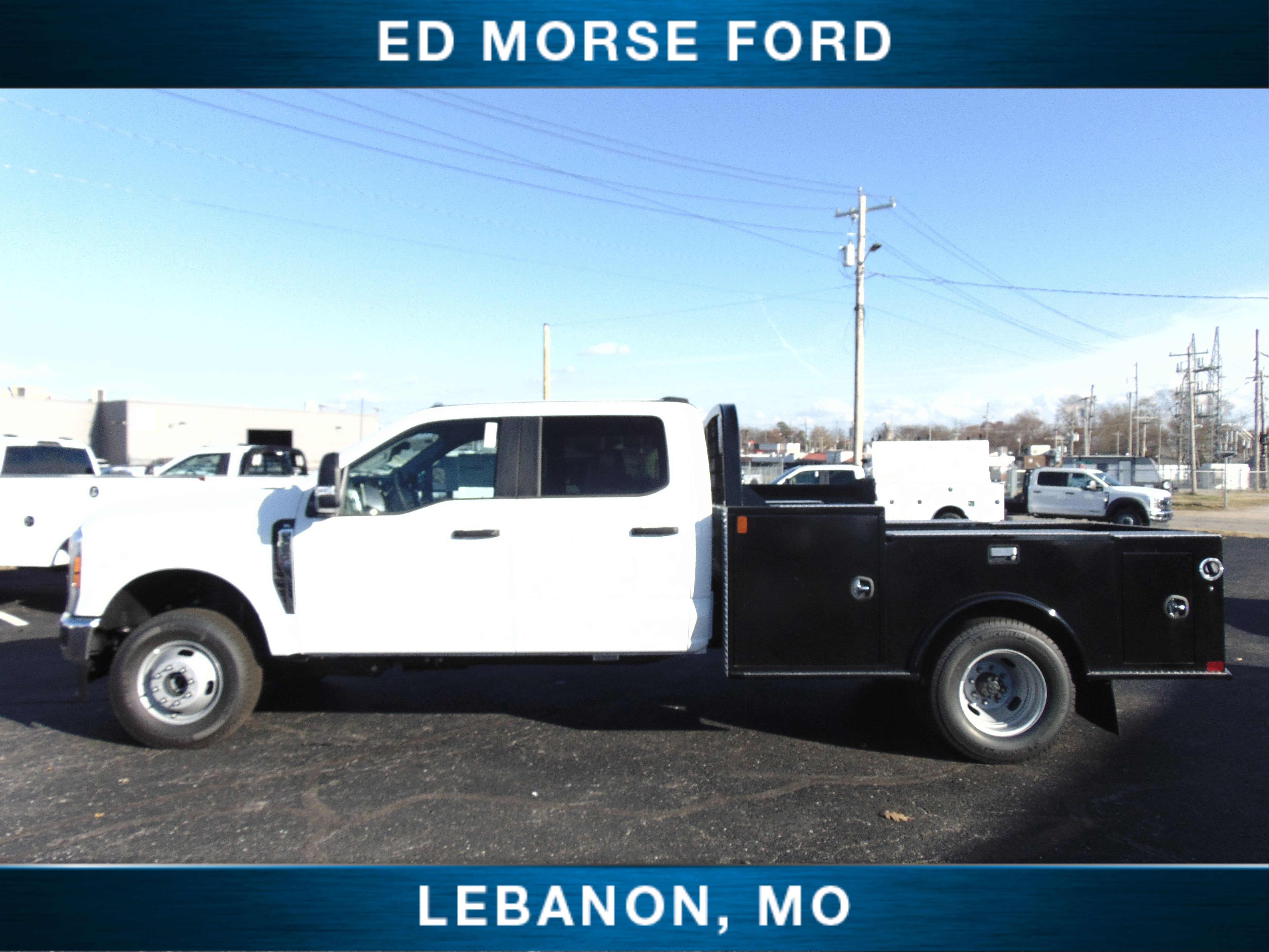 2026 Ford Super Duty F-350 DRW CM 9'4 Gooseneck Storage w/Ford Steps