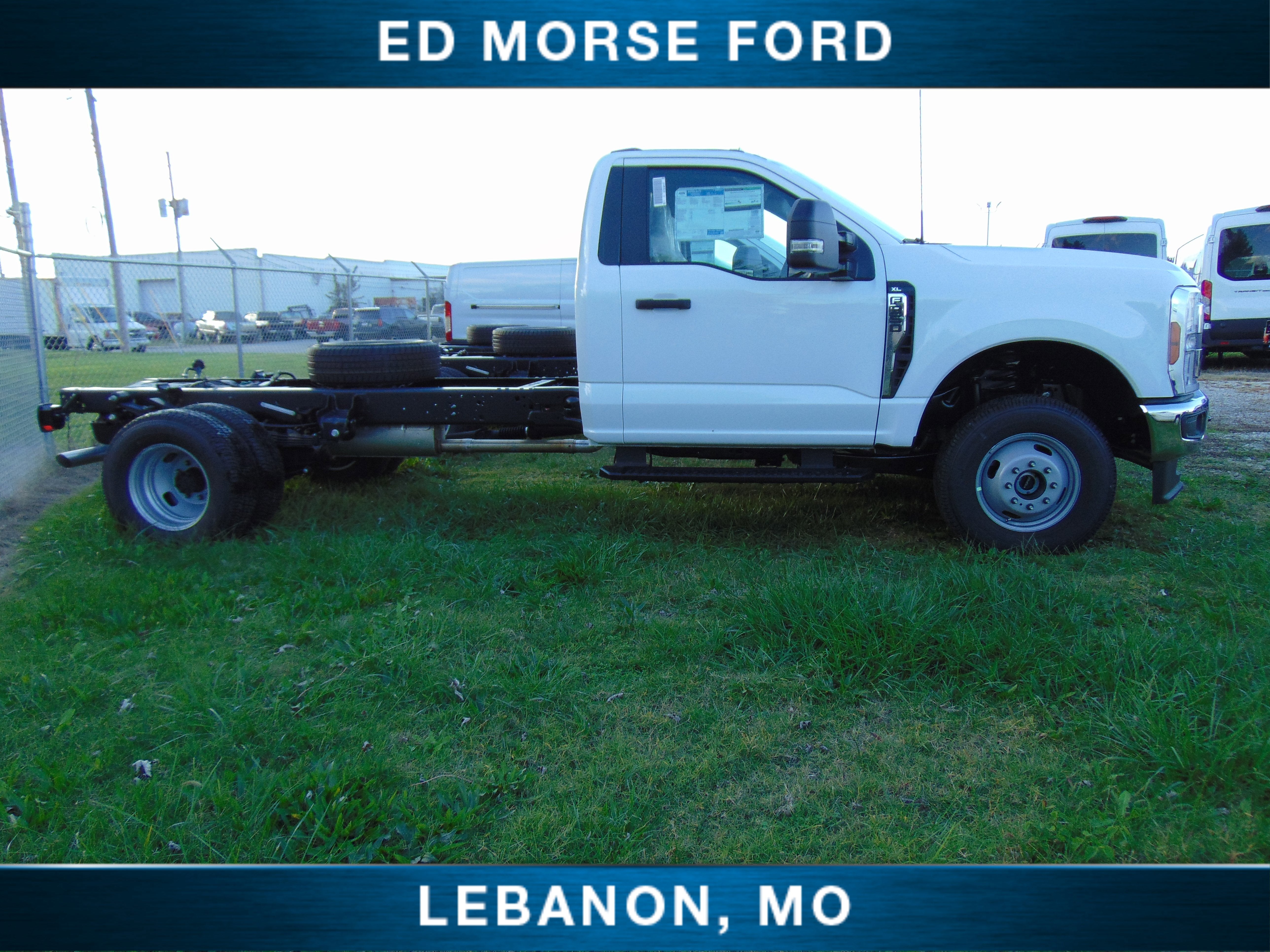 2026 Ford Super Duty F-350 DRW XL chassis