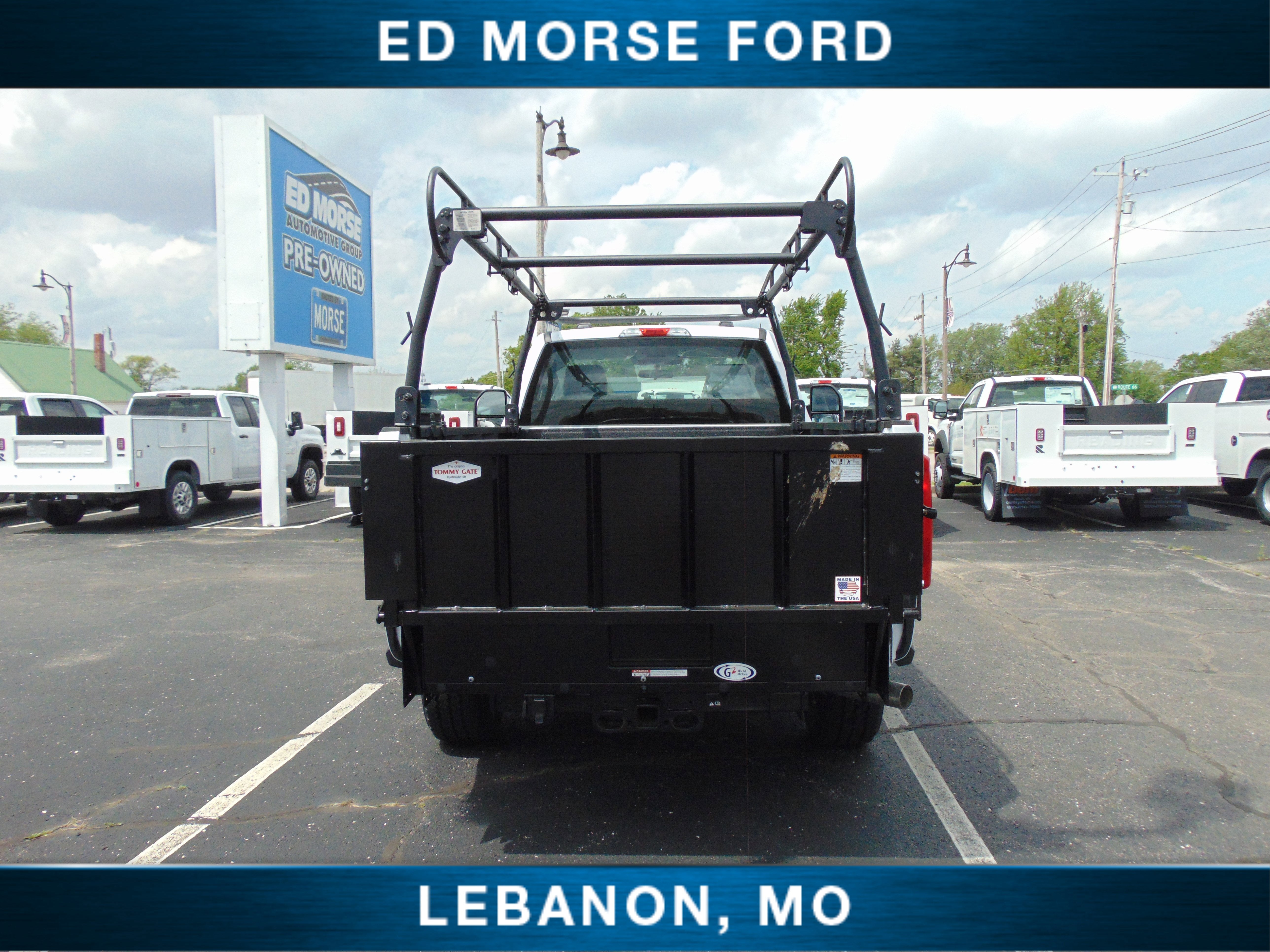 2026 Ford Super Duty F-350 SRW Tommy Lift Gate & Ladder Rack
