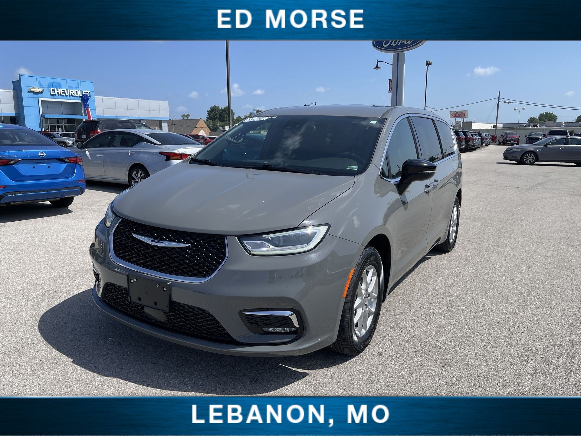 2025 Chrysler Pacifica Select