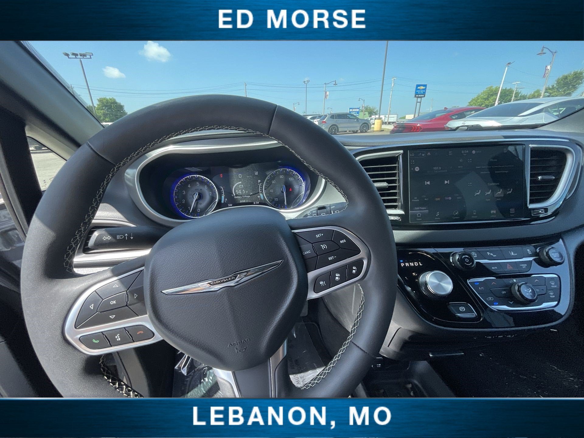 2025 Chrysler Pacifica Select