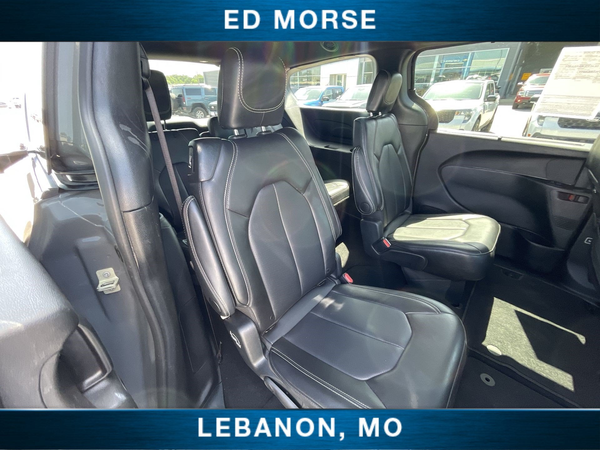 2025 Chrysler Pacifica Select