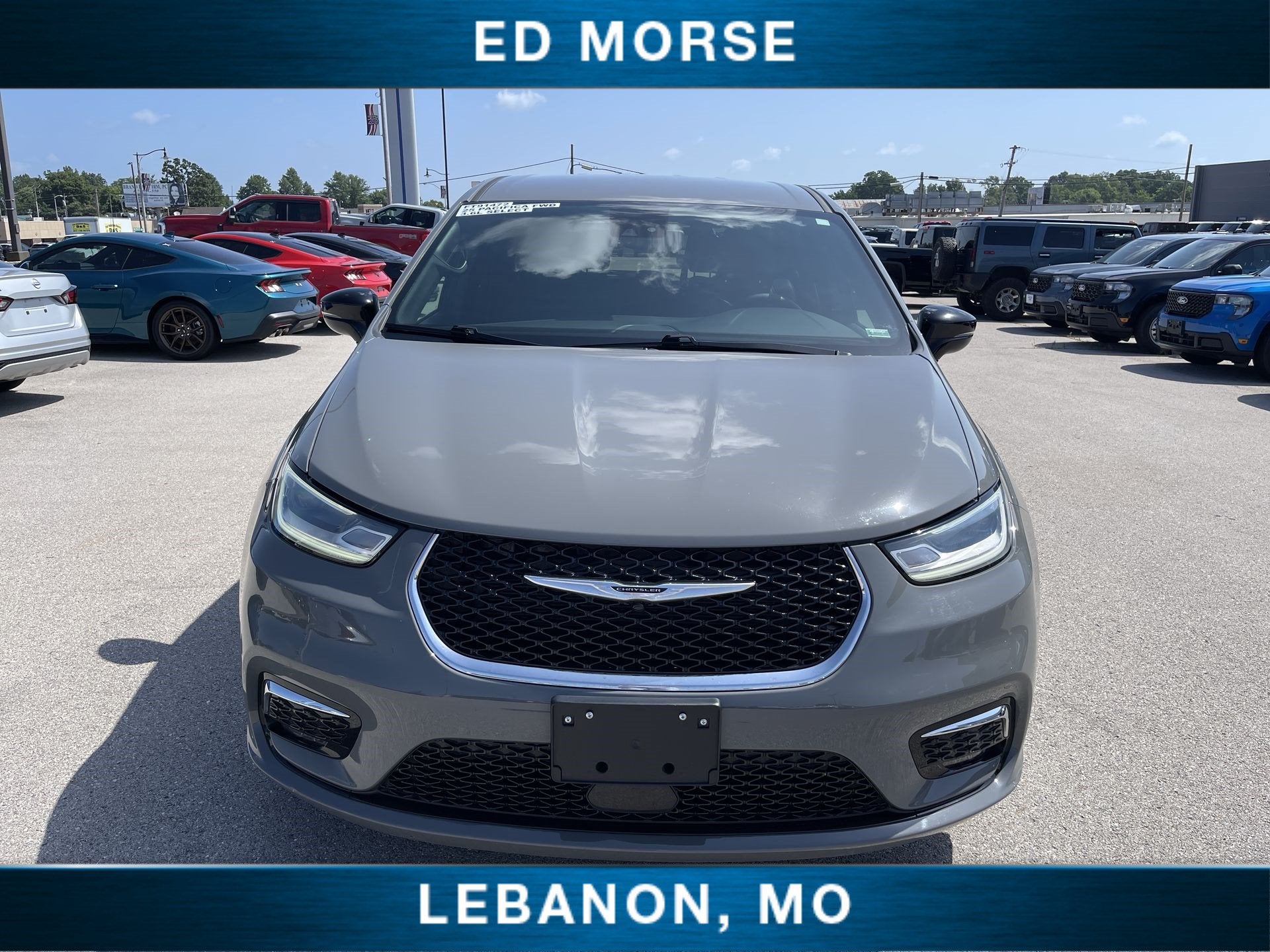 2025 Chrysler Pacifica Select