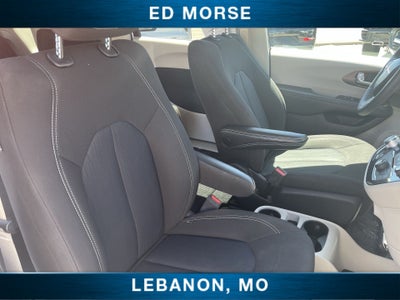 2024 Chrysler Voyager LX