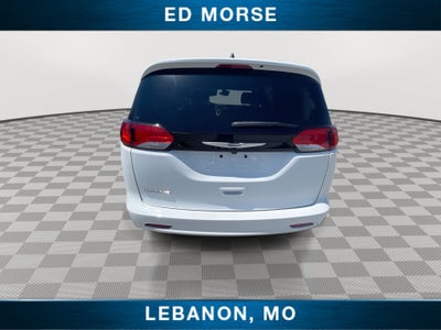 2024 Chrysler Voyager LX