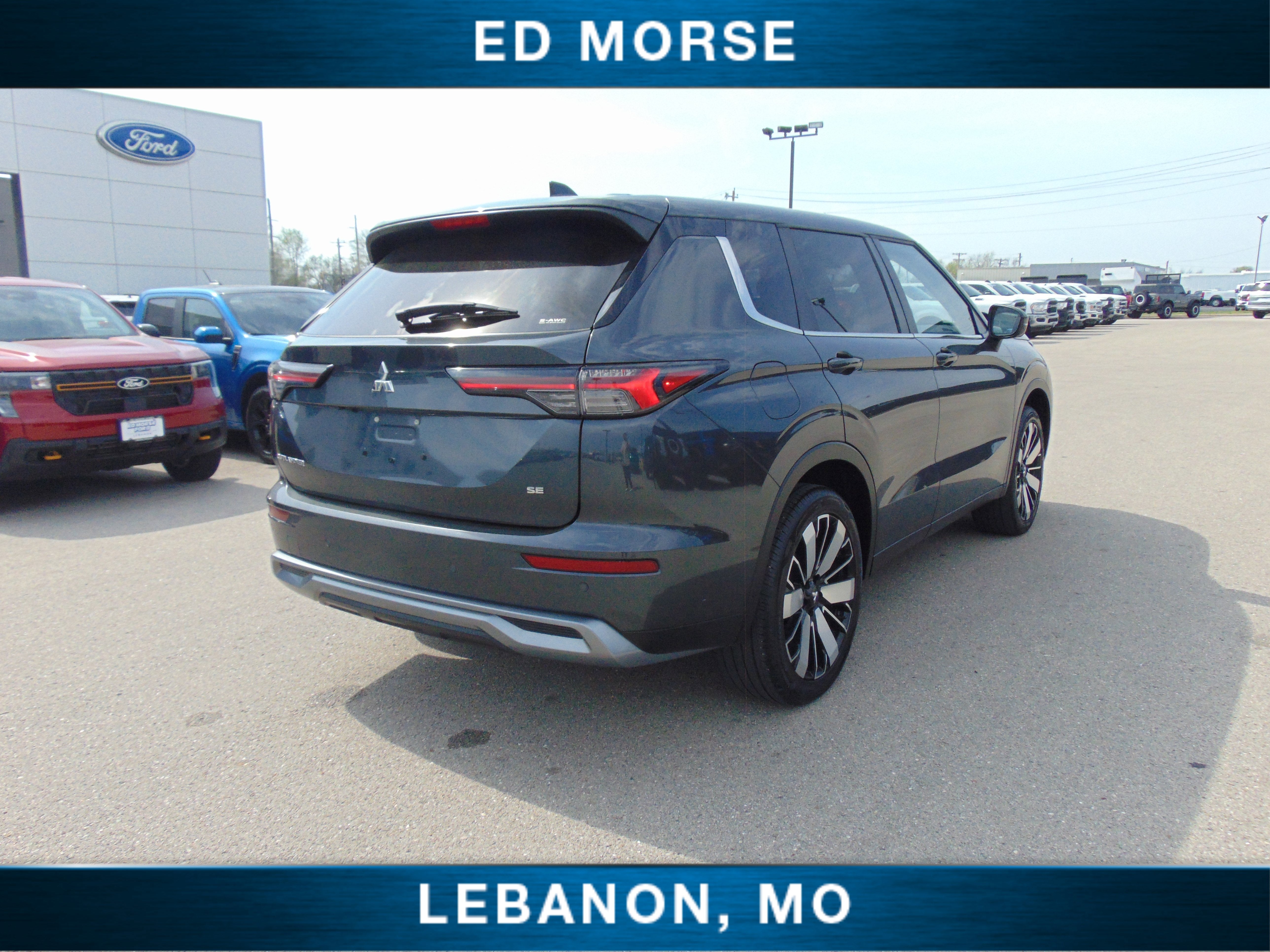 2025 Mitsubishi Outlander SE