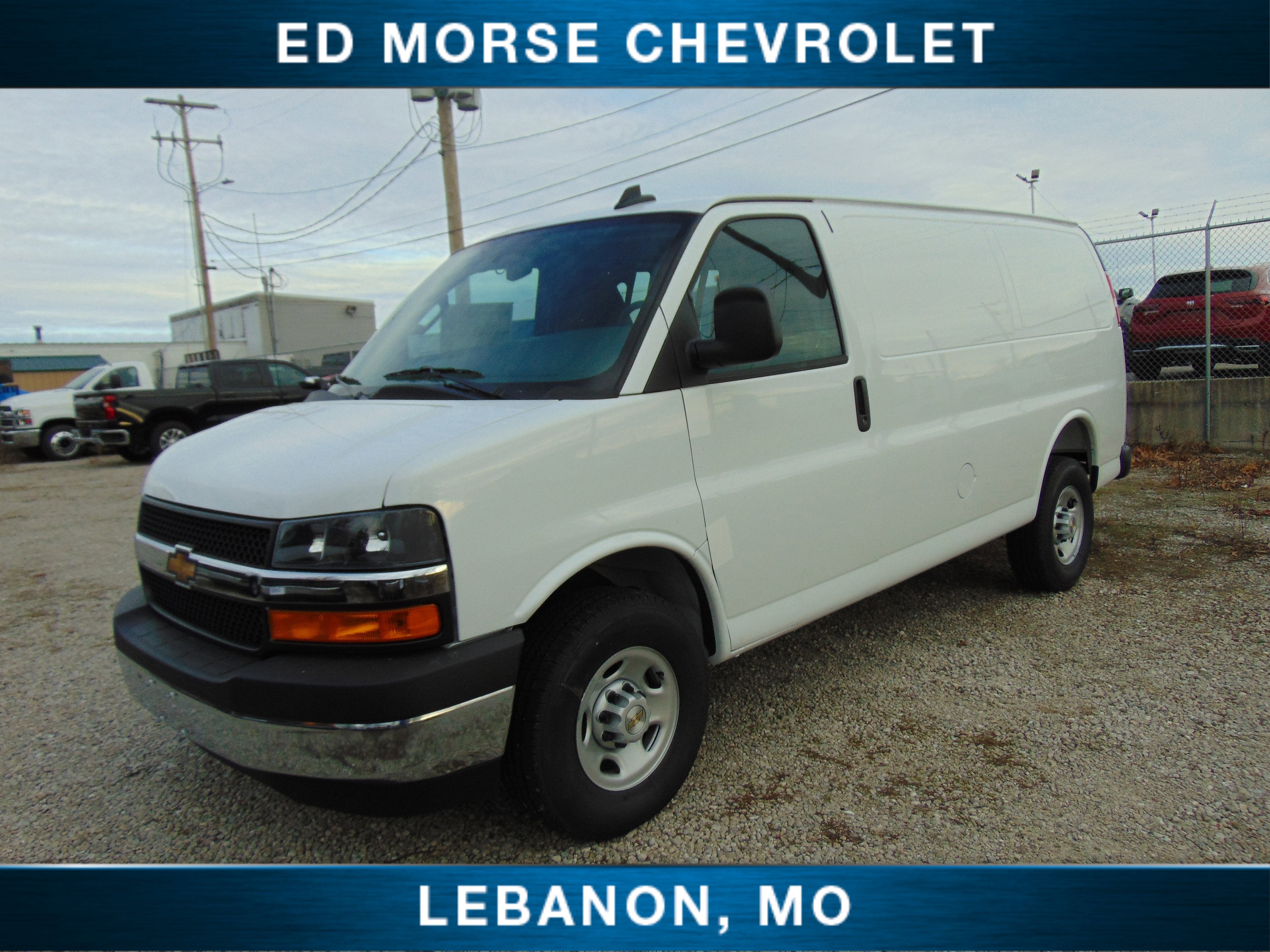 2025 Chevrolet Express Cargo WT