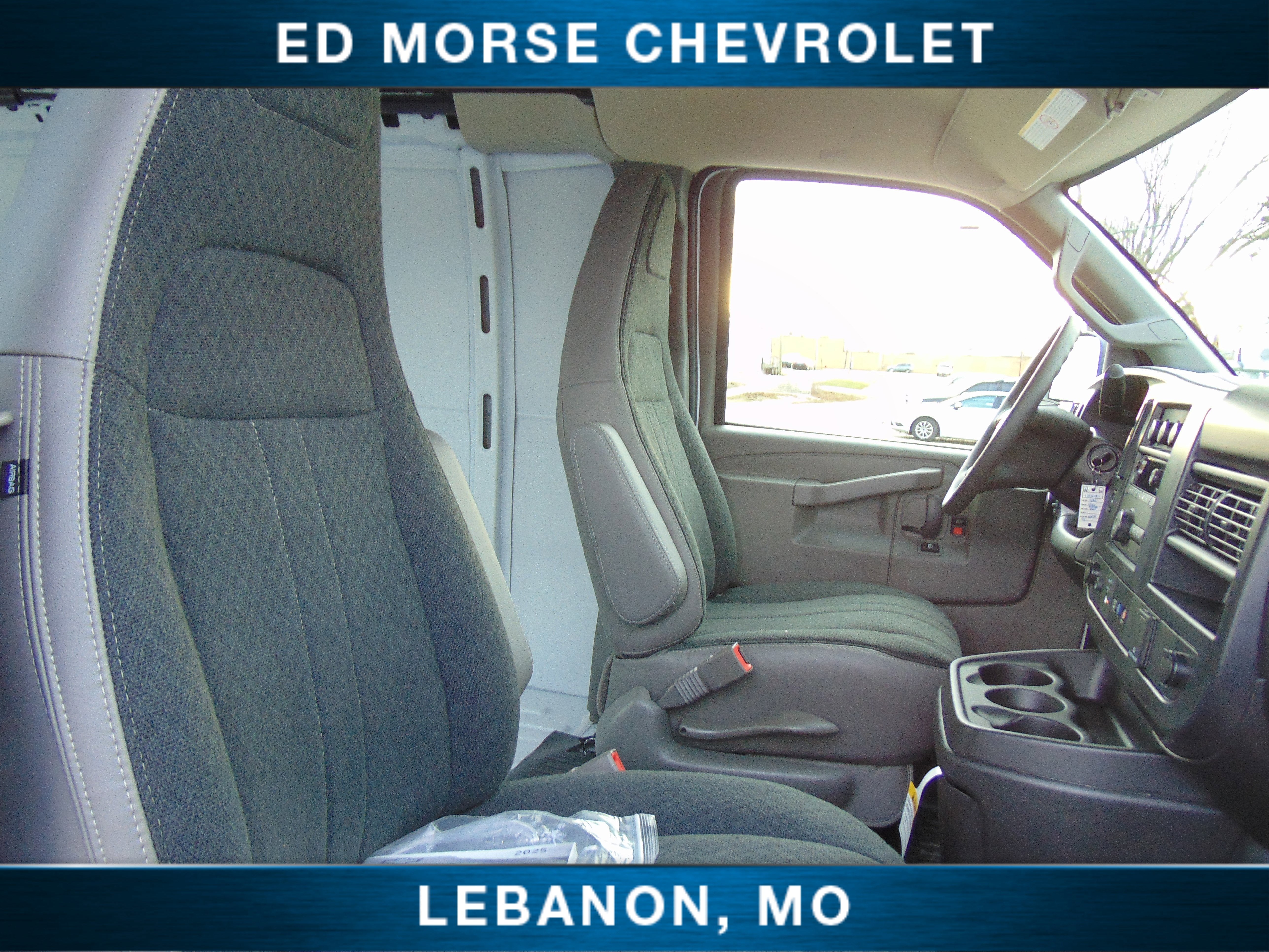 2025 Chevrolet Express Cargo WT