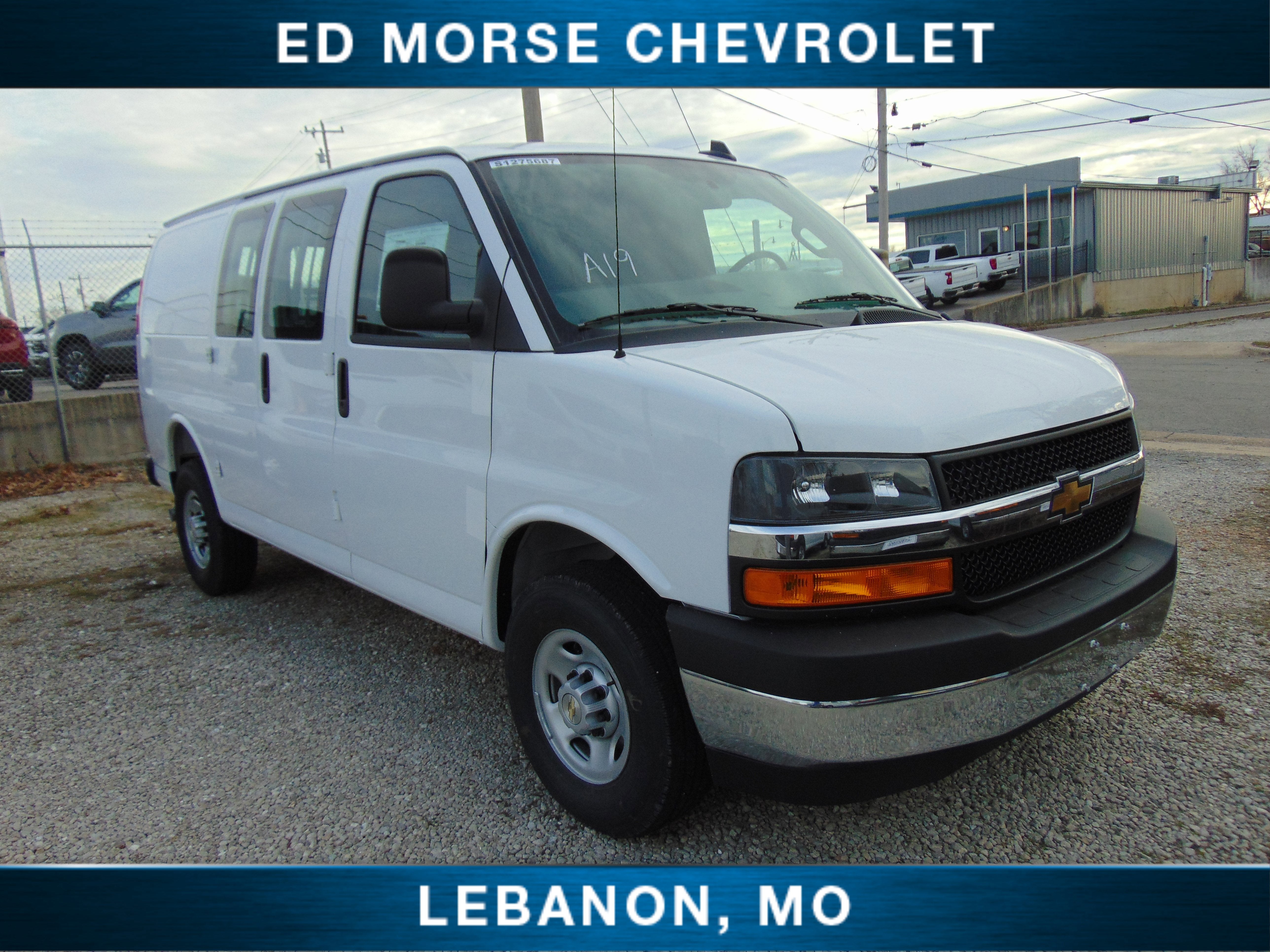 2025 Chevrolet Express Cargo WT