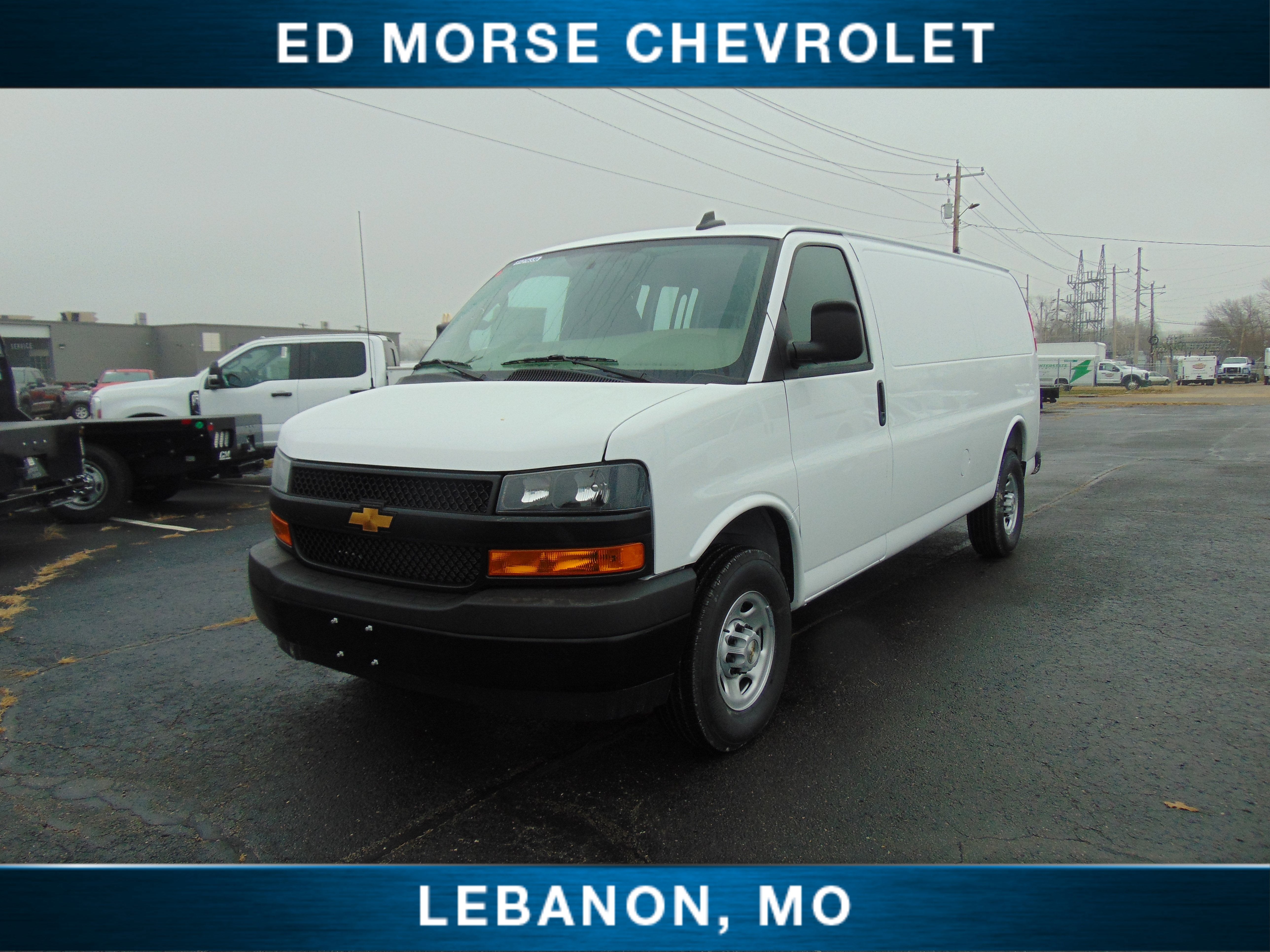 2025 Chevrolet Express Cargo WT