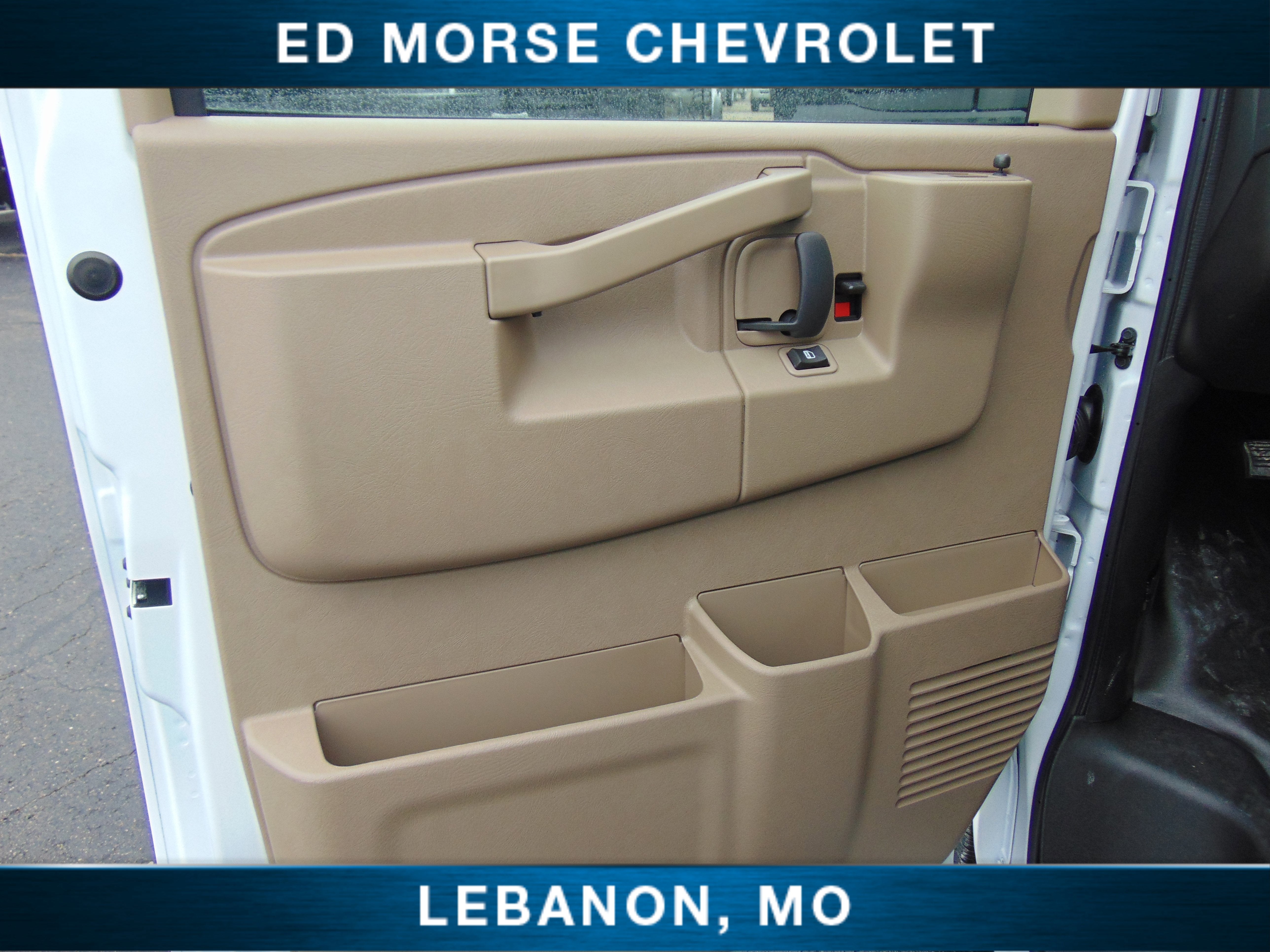 2025 Chevrolet Express Cargo WT