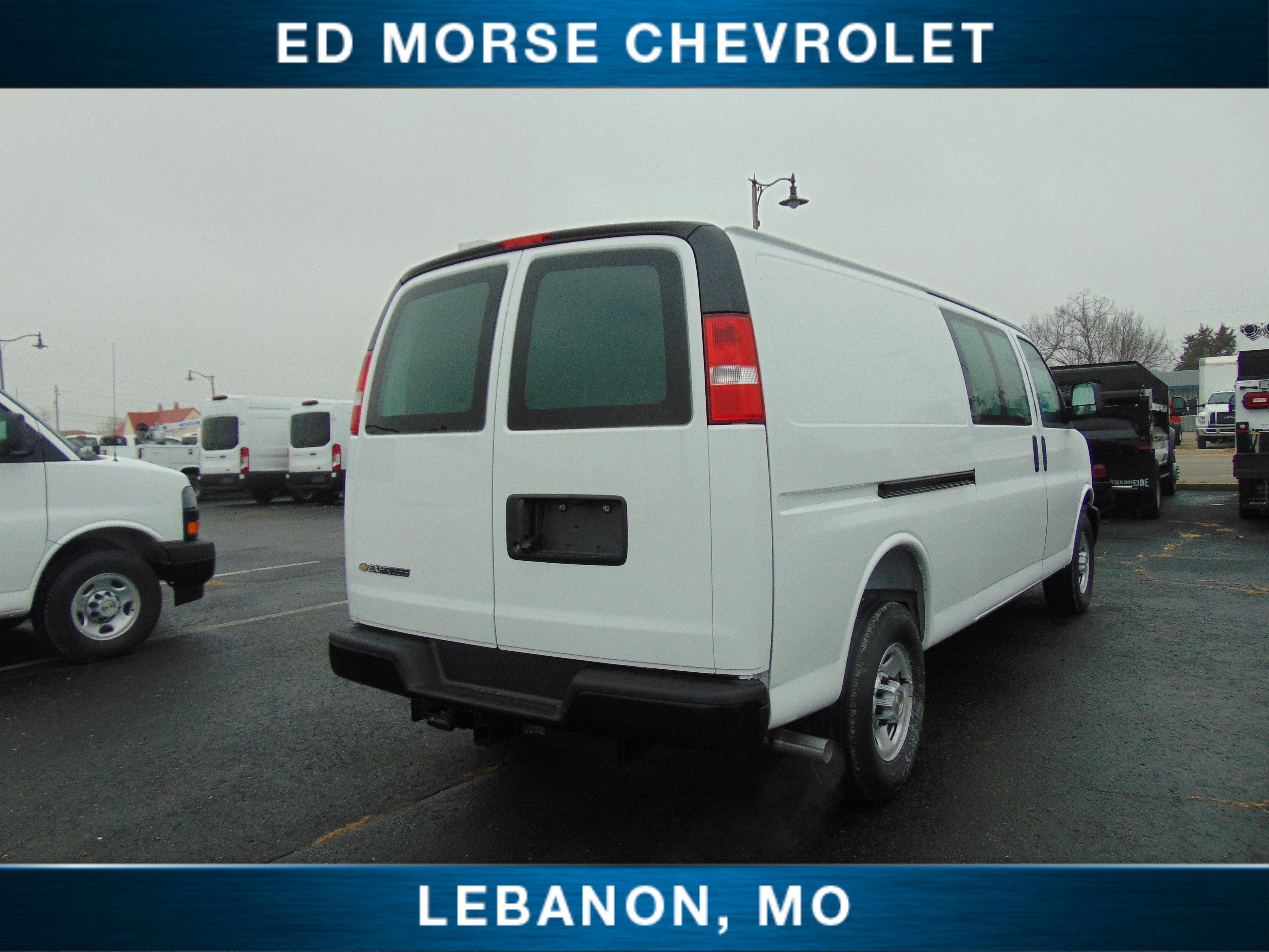 2025 Chevrolet Express Cargo WT