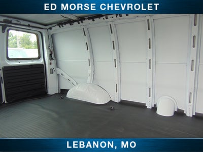 2025 Chevrolet Express Cargo WT