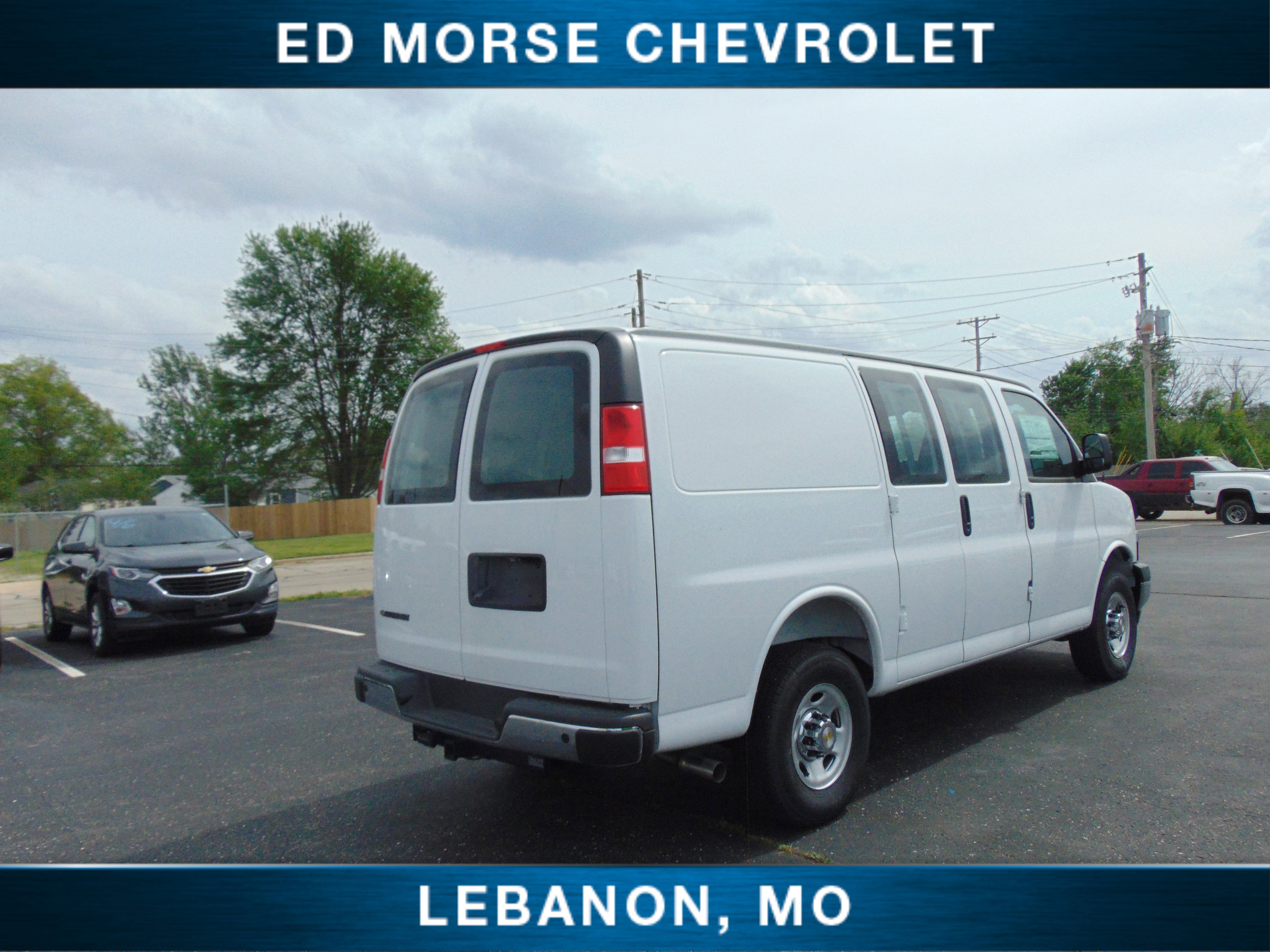 2025 Chevrolet Express Cargo WT