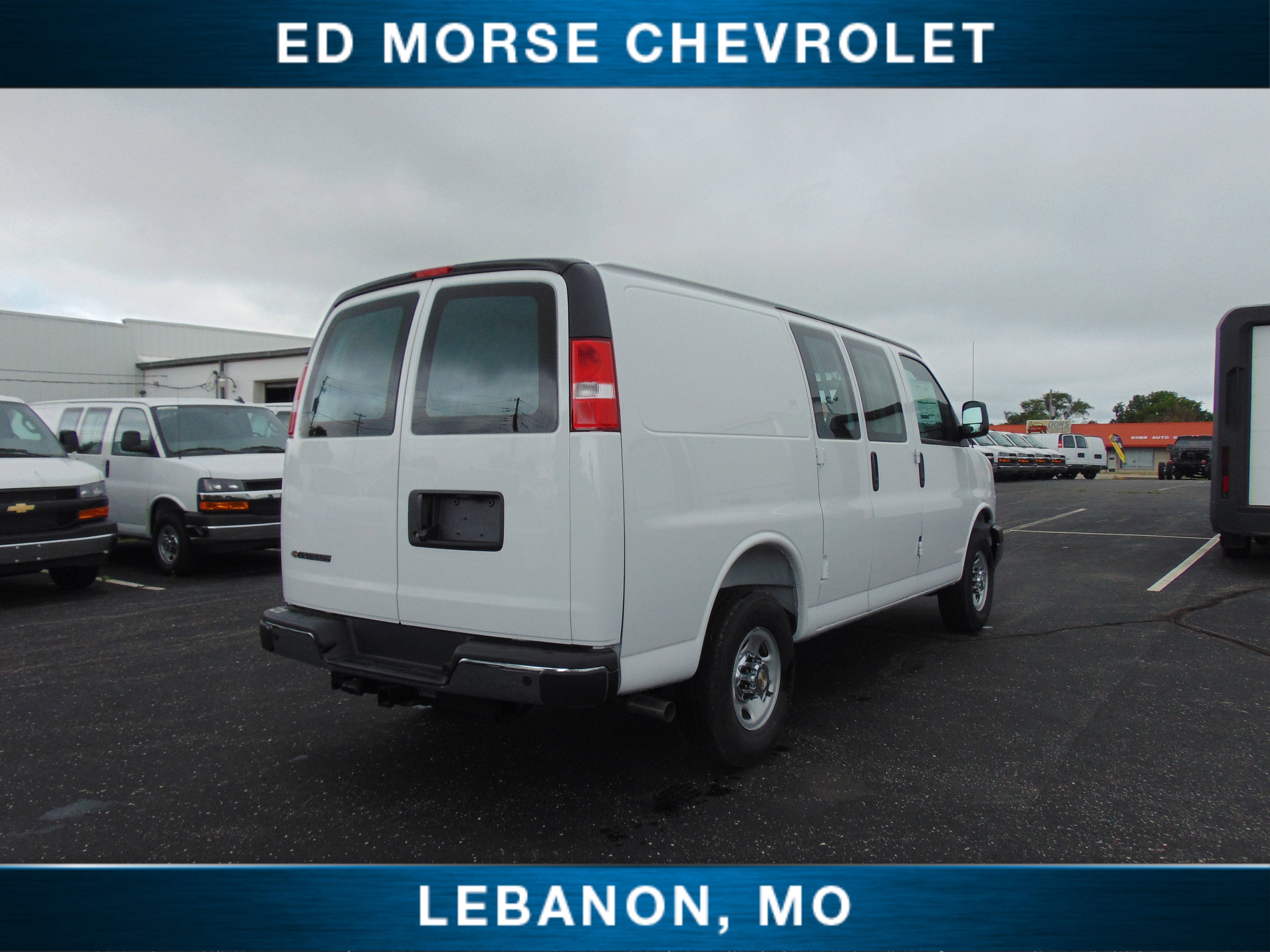 2025 Chevrolet Express Cargo WT