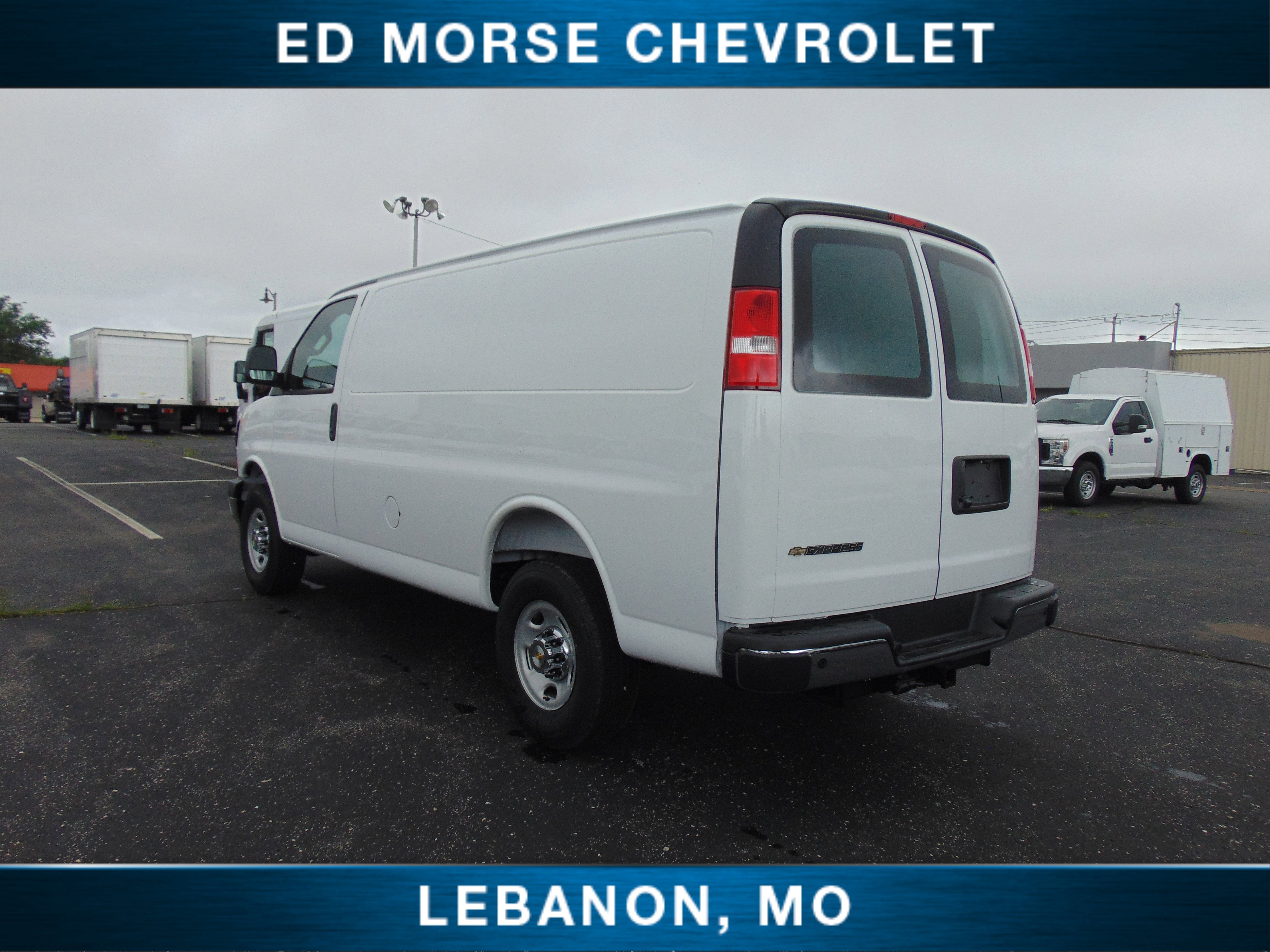 2025 Chevrolet Express Cargo WT