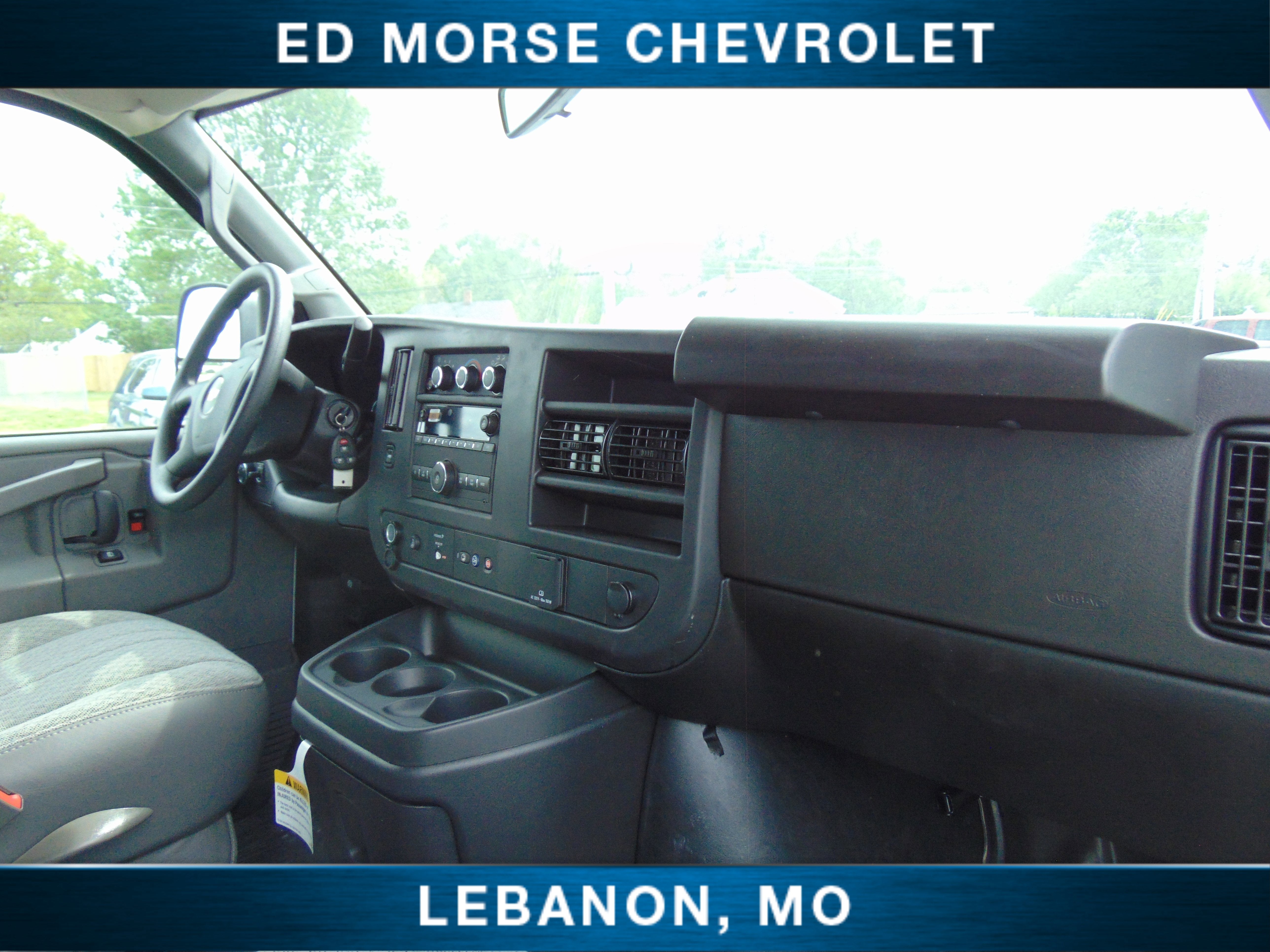 2025 Chevrolet Express Cargo WT