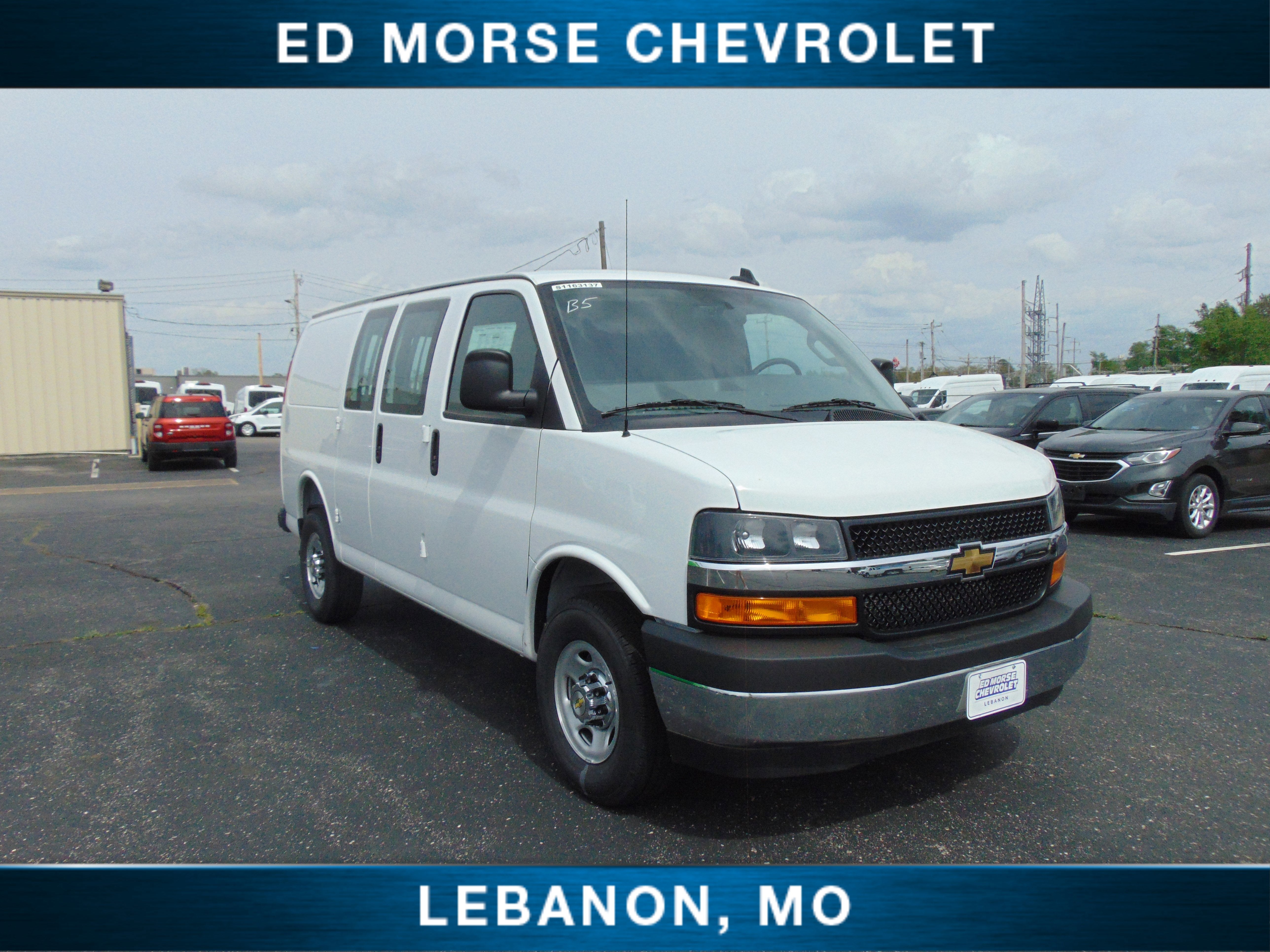 2025 Chevrolet Express Cargo WT
