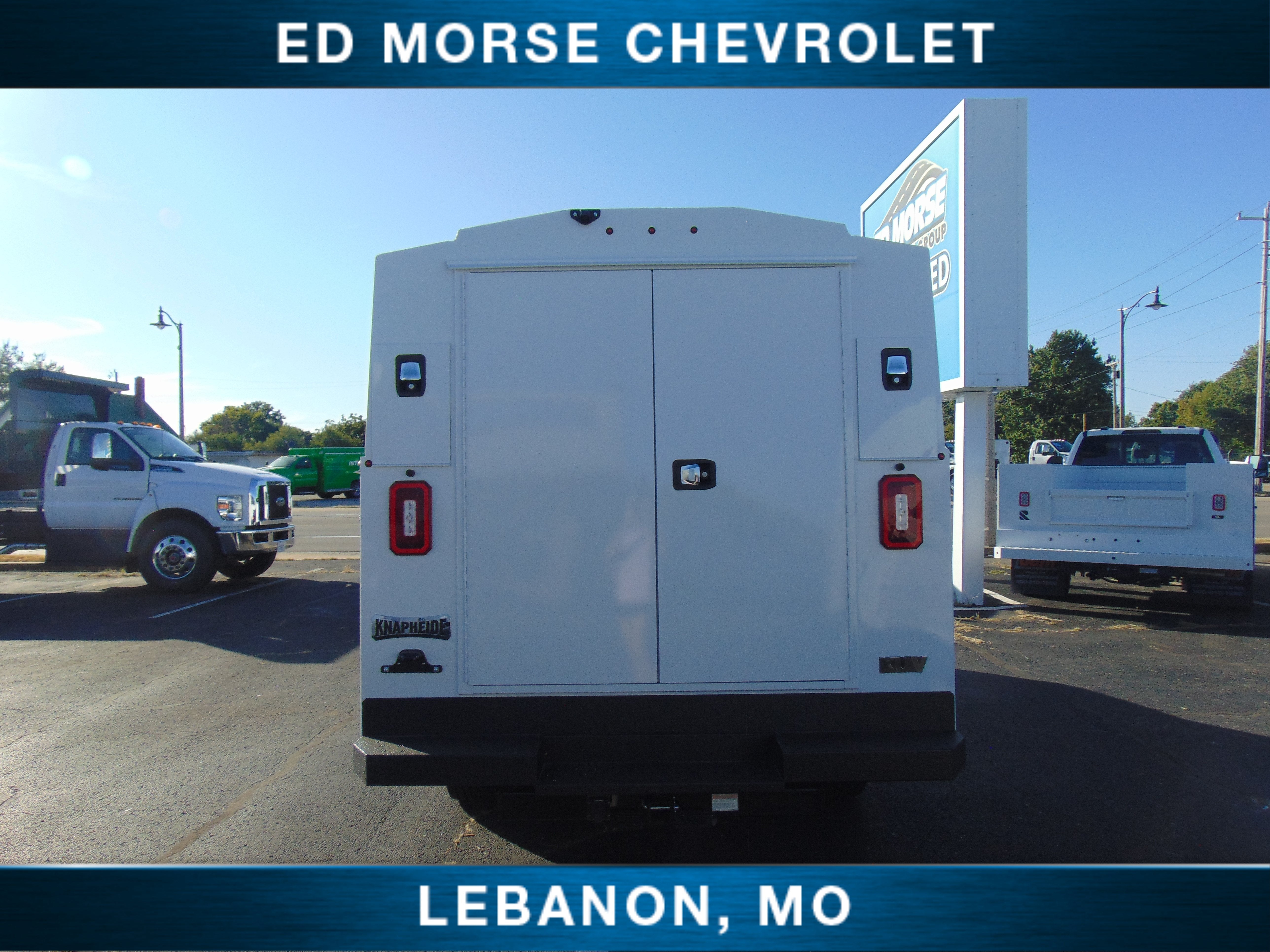 2025 Chevrolet Express Cutaway 3500 1WT