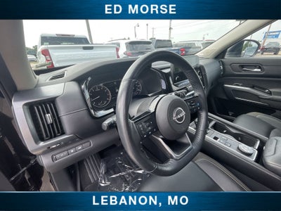 2023 Nissan Pathfinder SL 4WD