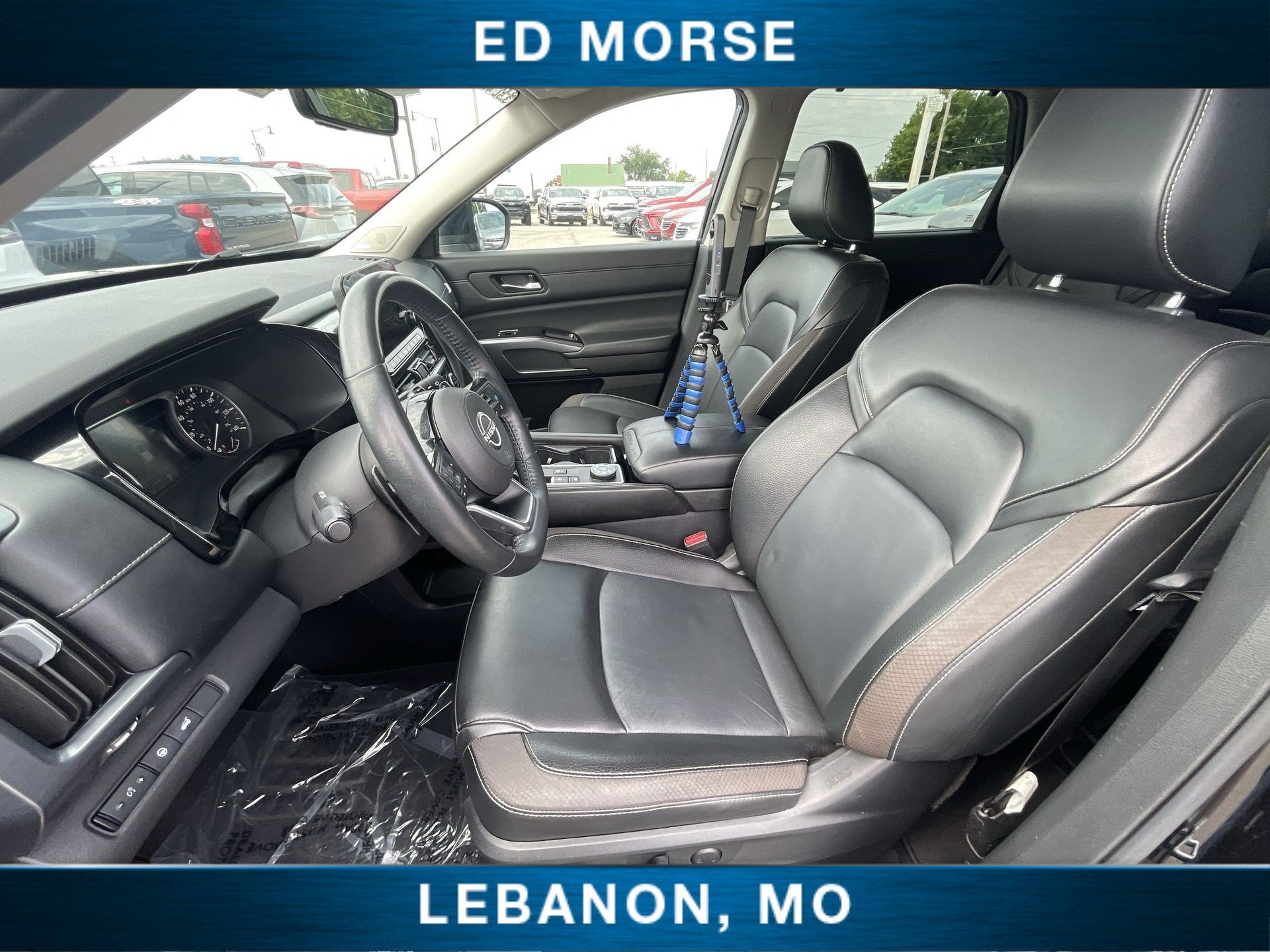 2023 Nissan Pathfinder SL 4WD