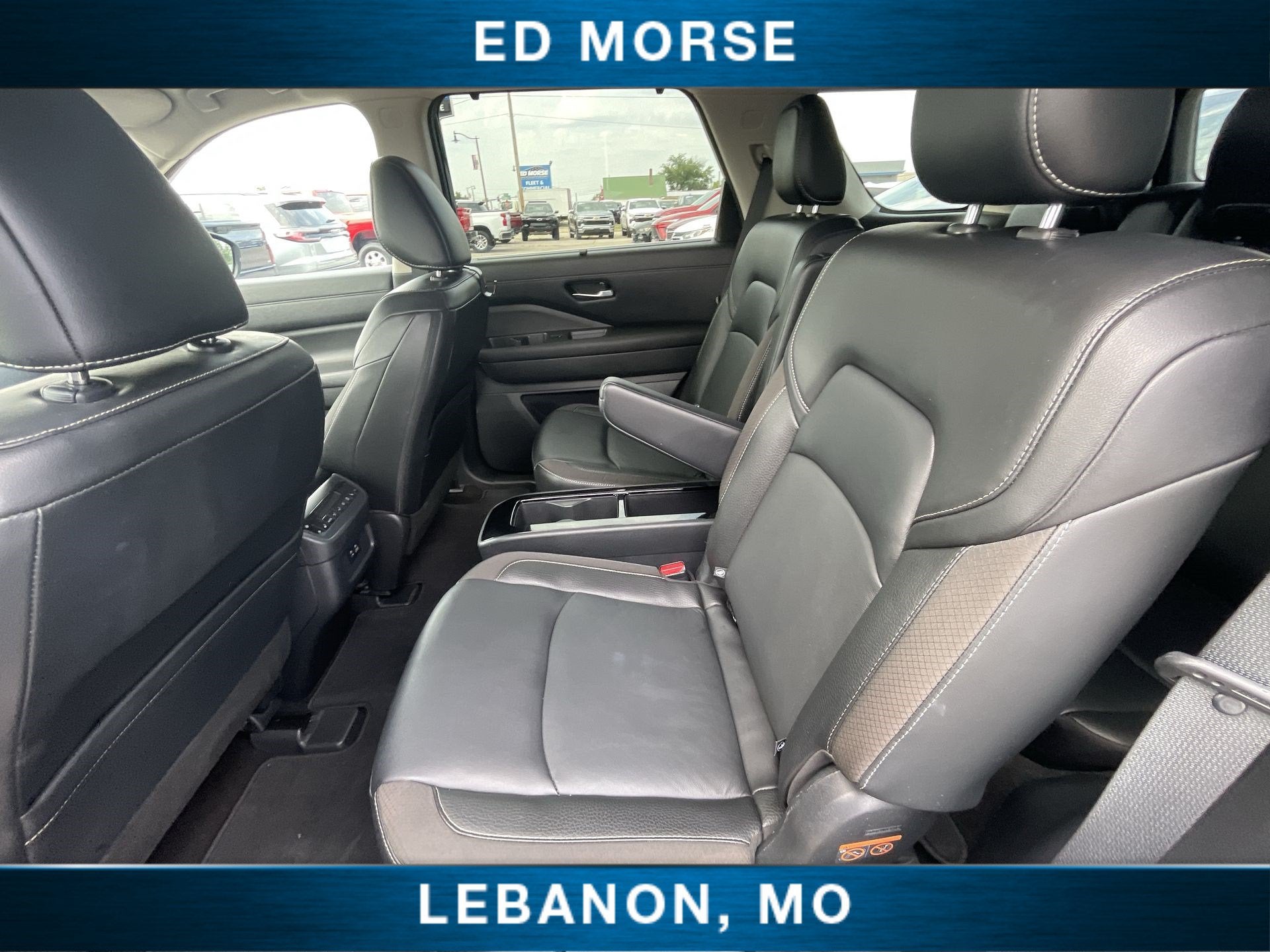 2023 Nissan Pathfinder SL 4WD