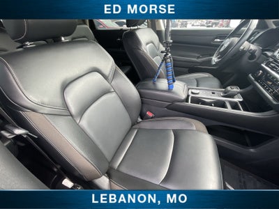 2023 Nissan Pathfinder SL 4WD