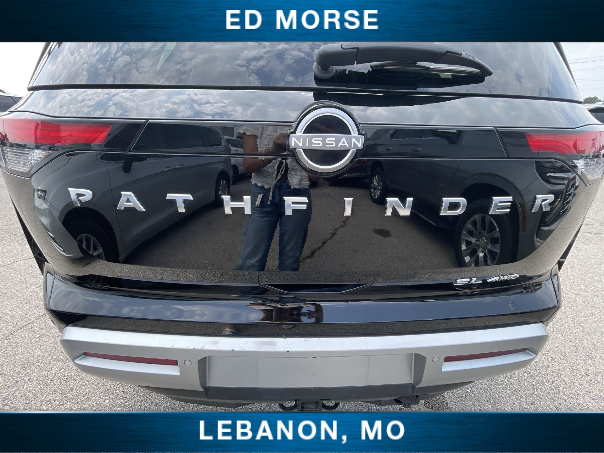 2023 Nissan Pathfinder SL 4WD