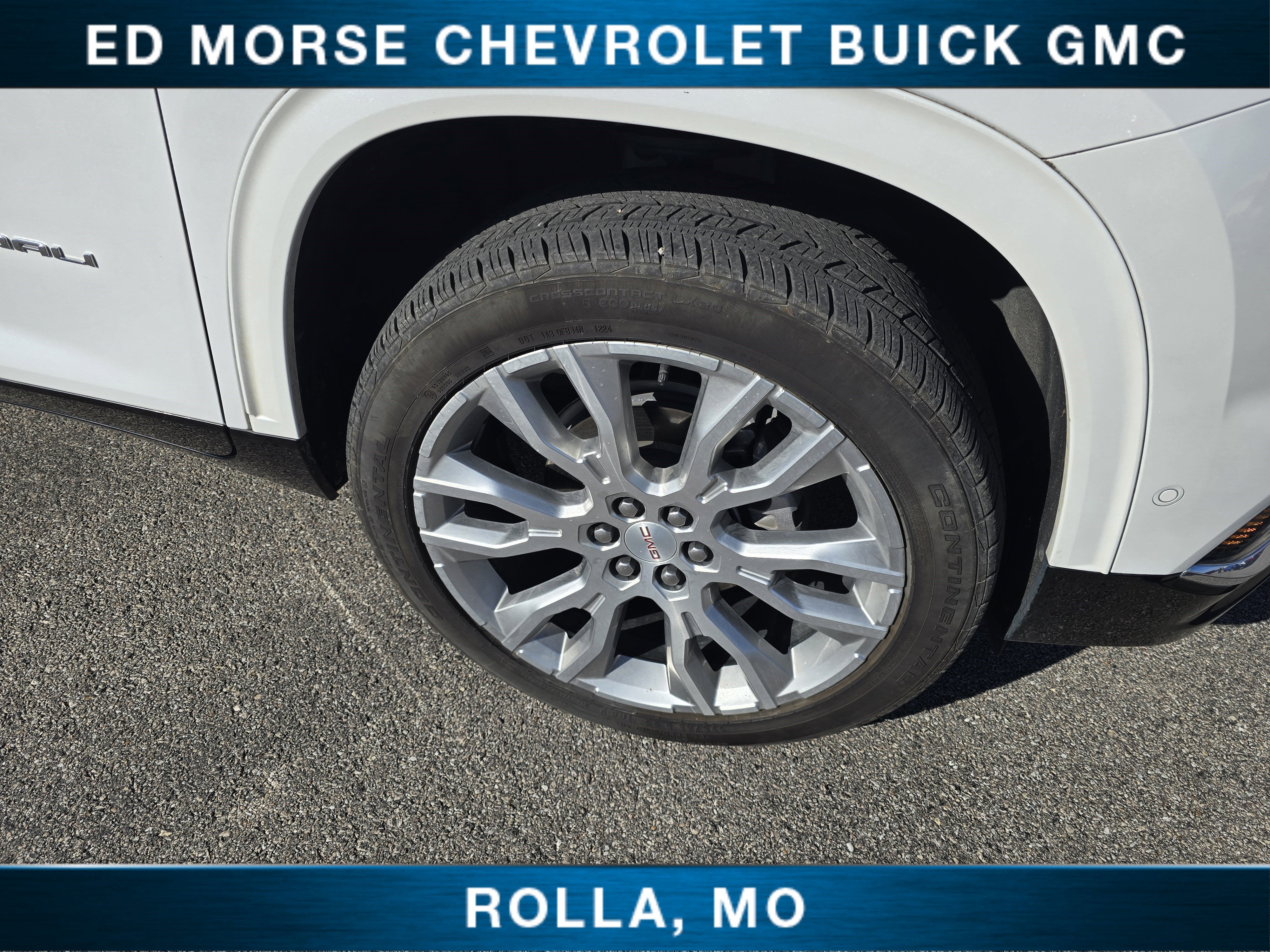 2024 GMC Acadia Denali