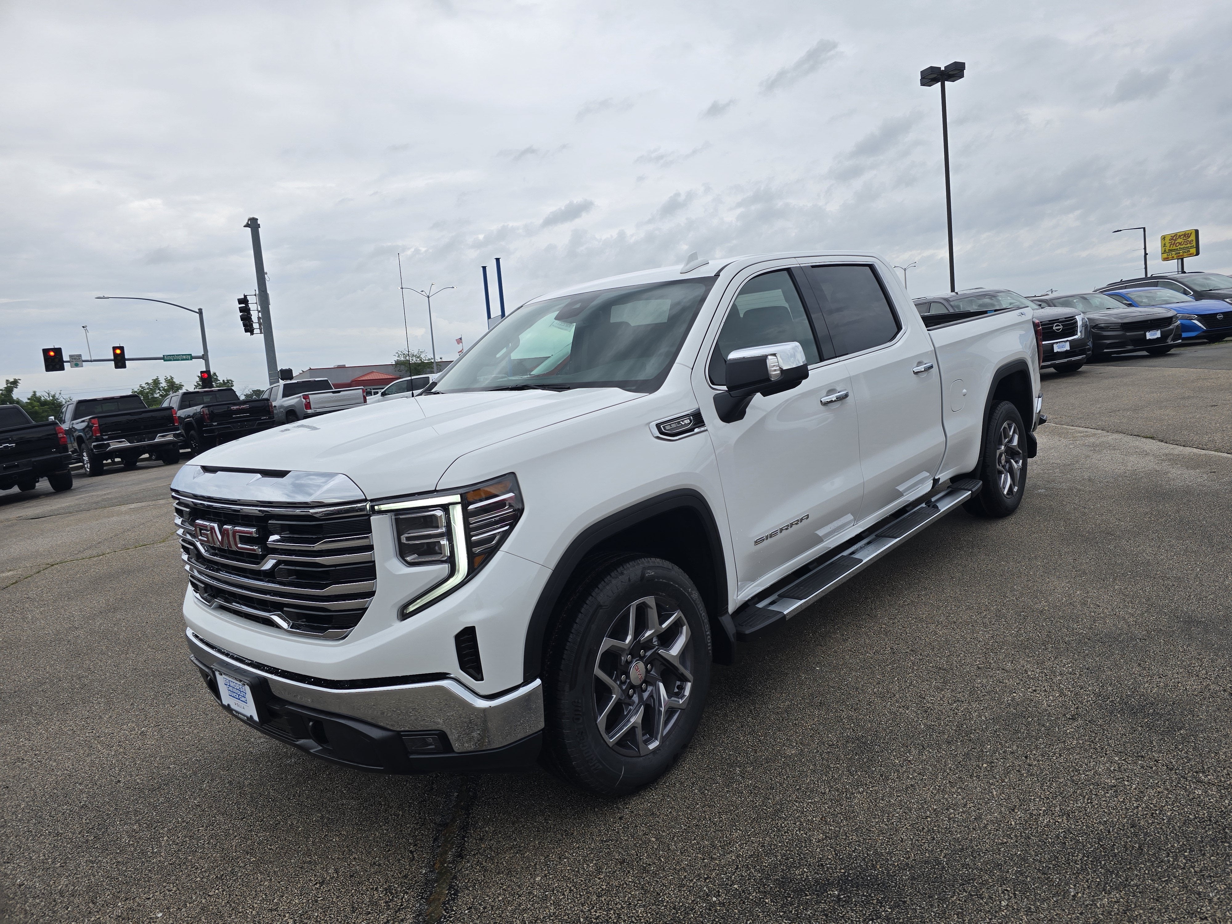 2026 GMC Sierra 1500 SLT
