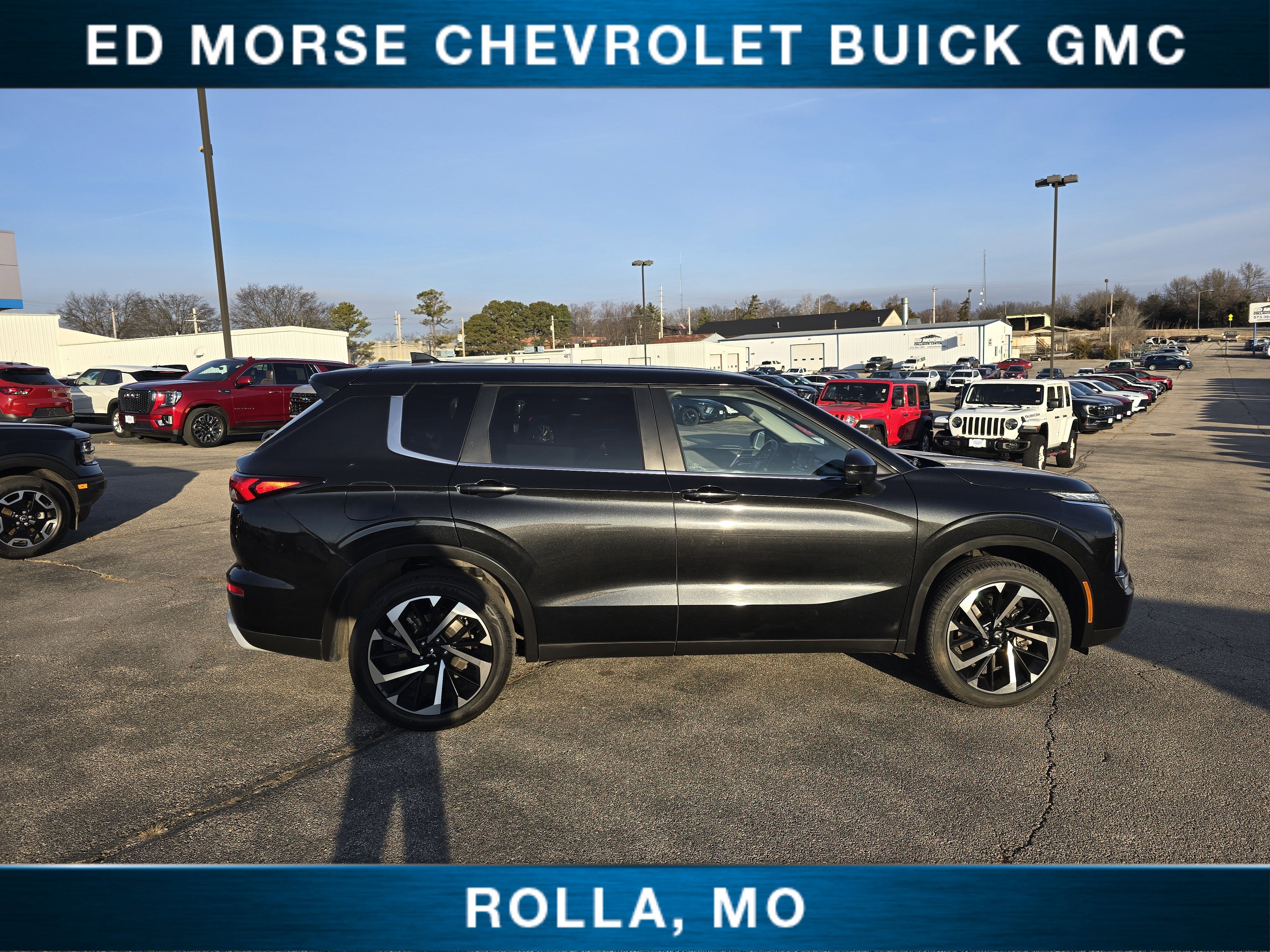 2024 Mitsubishi Outlander SE