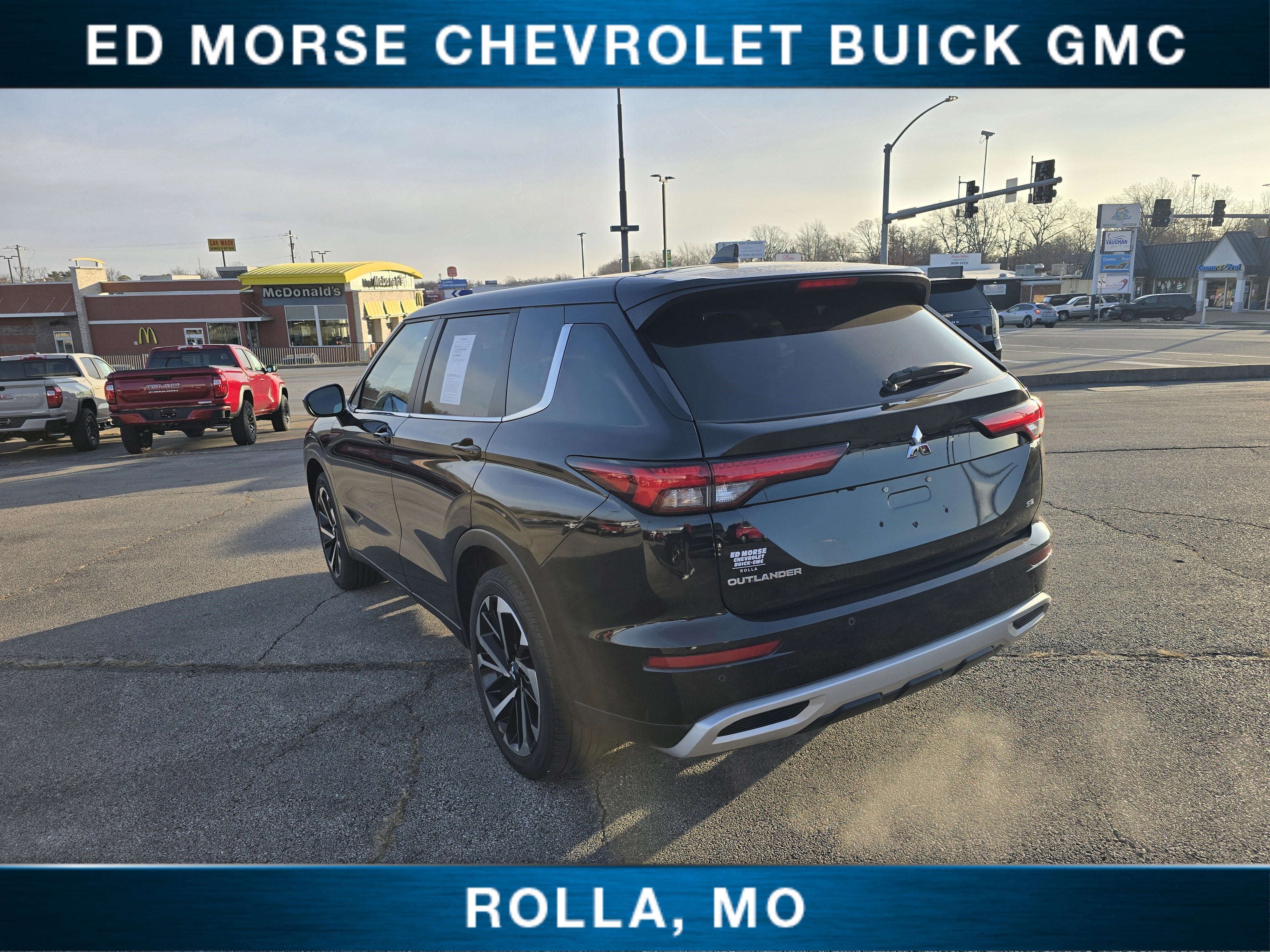 2024 Mitsubishi Outlander SE