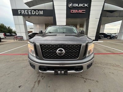 2019 Nissan TITAN SV