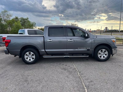 2019 Nissan TITAN SV