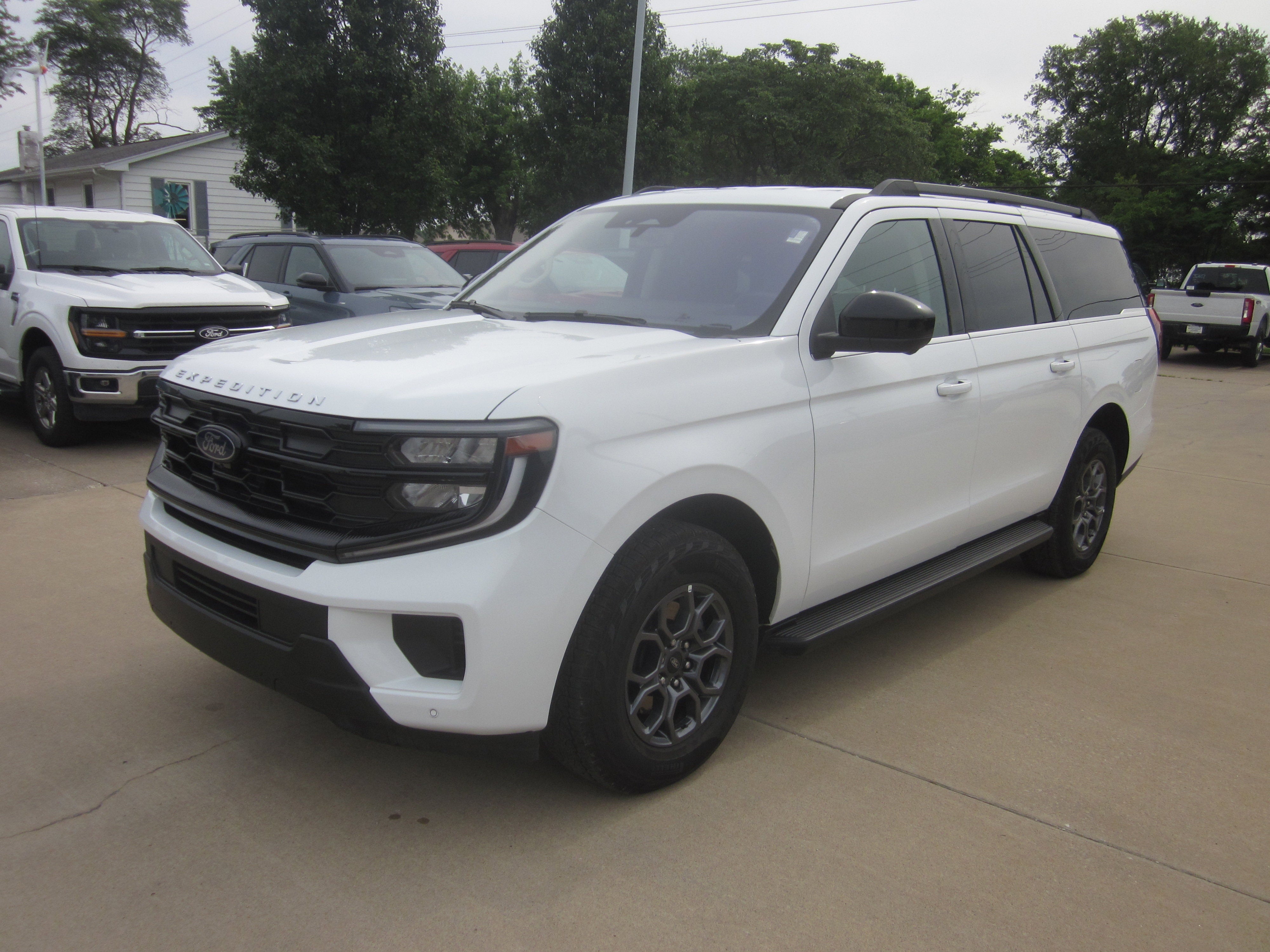 2025 Ford Expedition Max Active