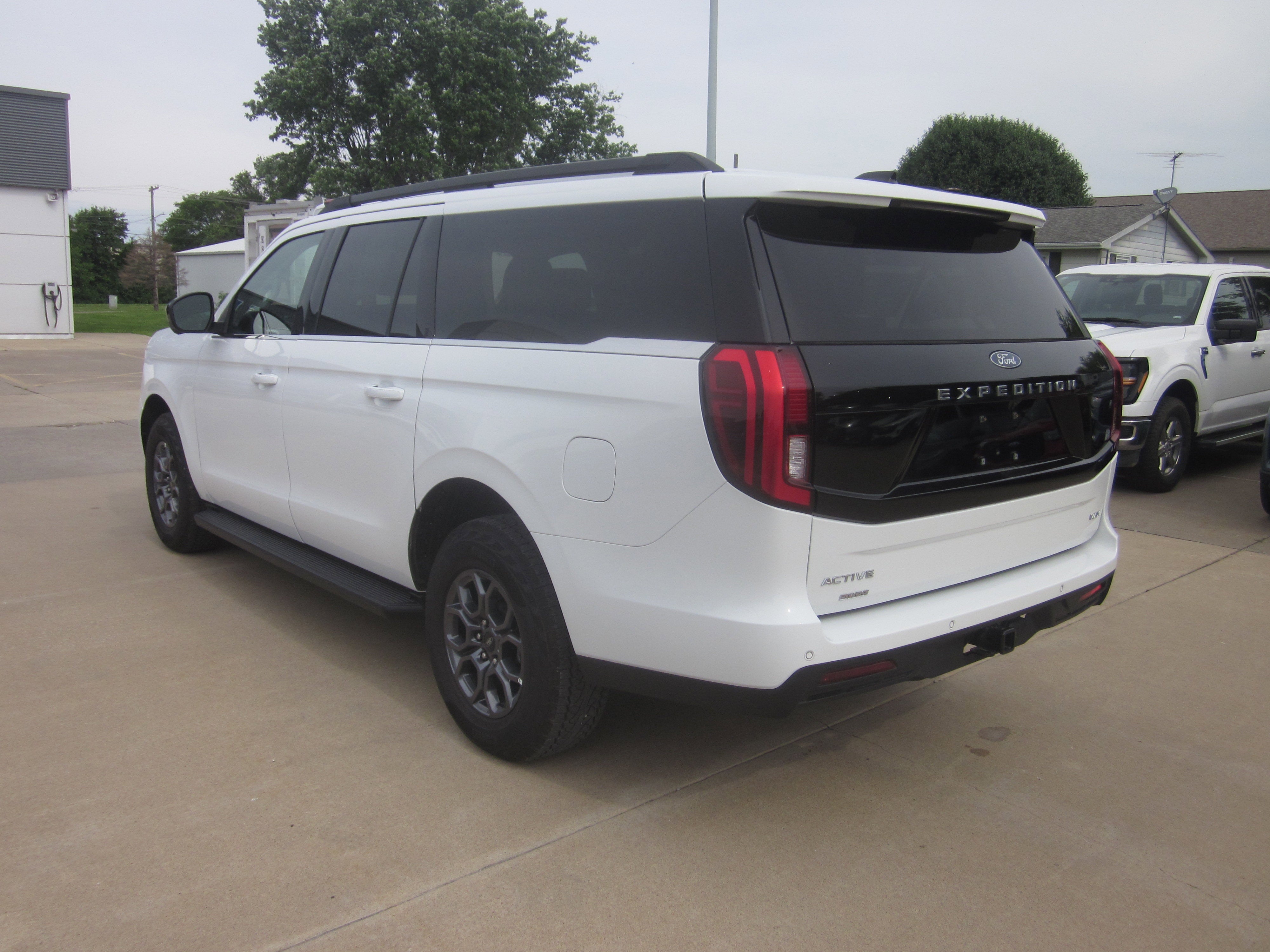 2025 Ford Expedition Max Active