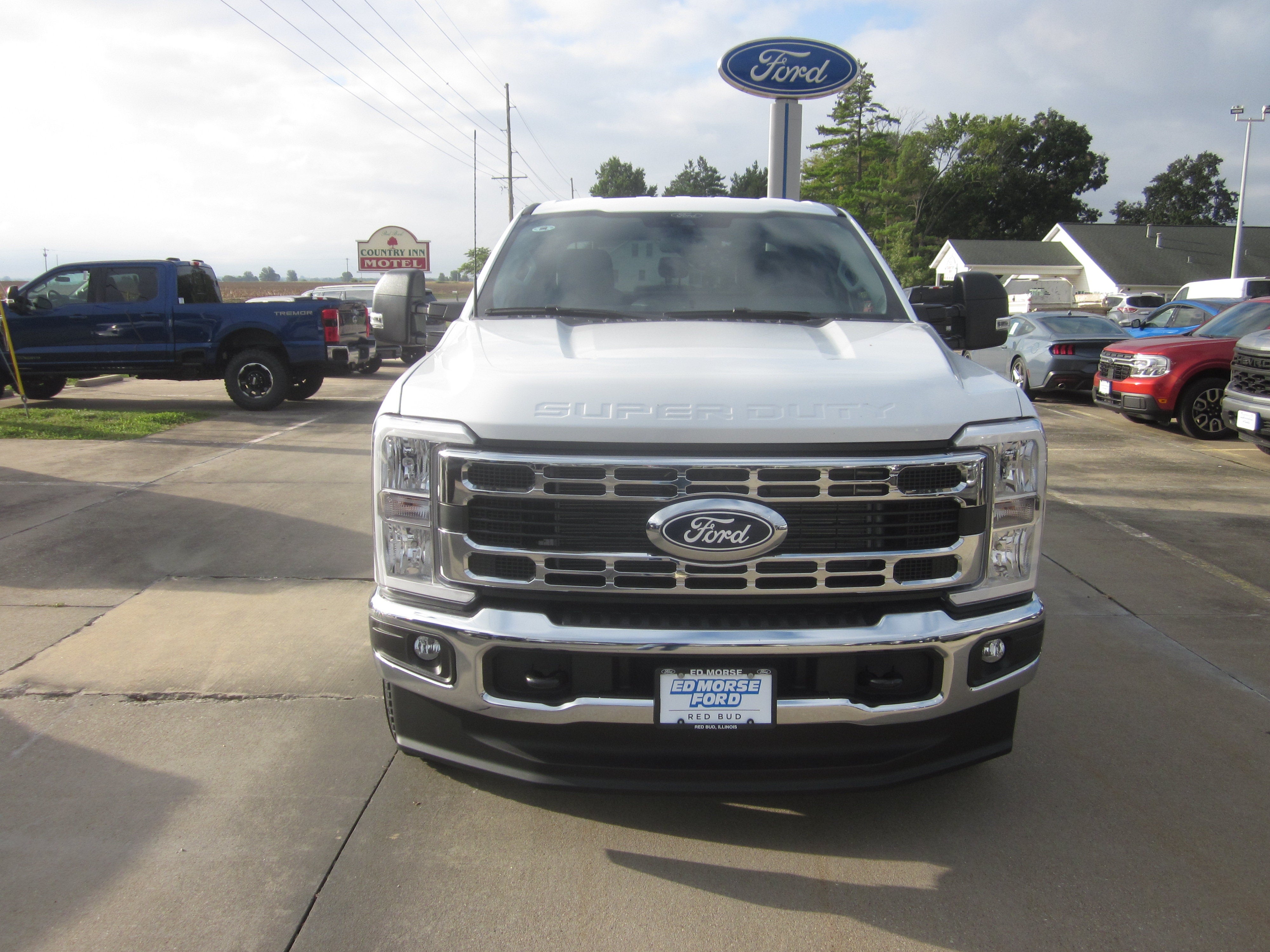 2027 Ford Super Duty F-250 SRW XLT